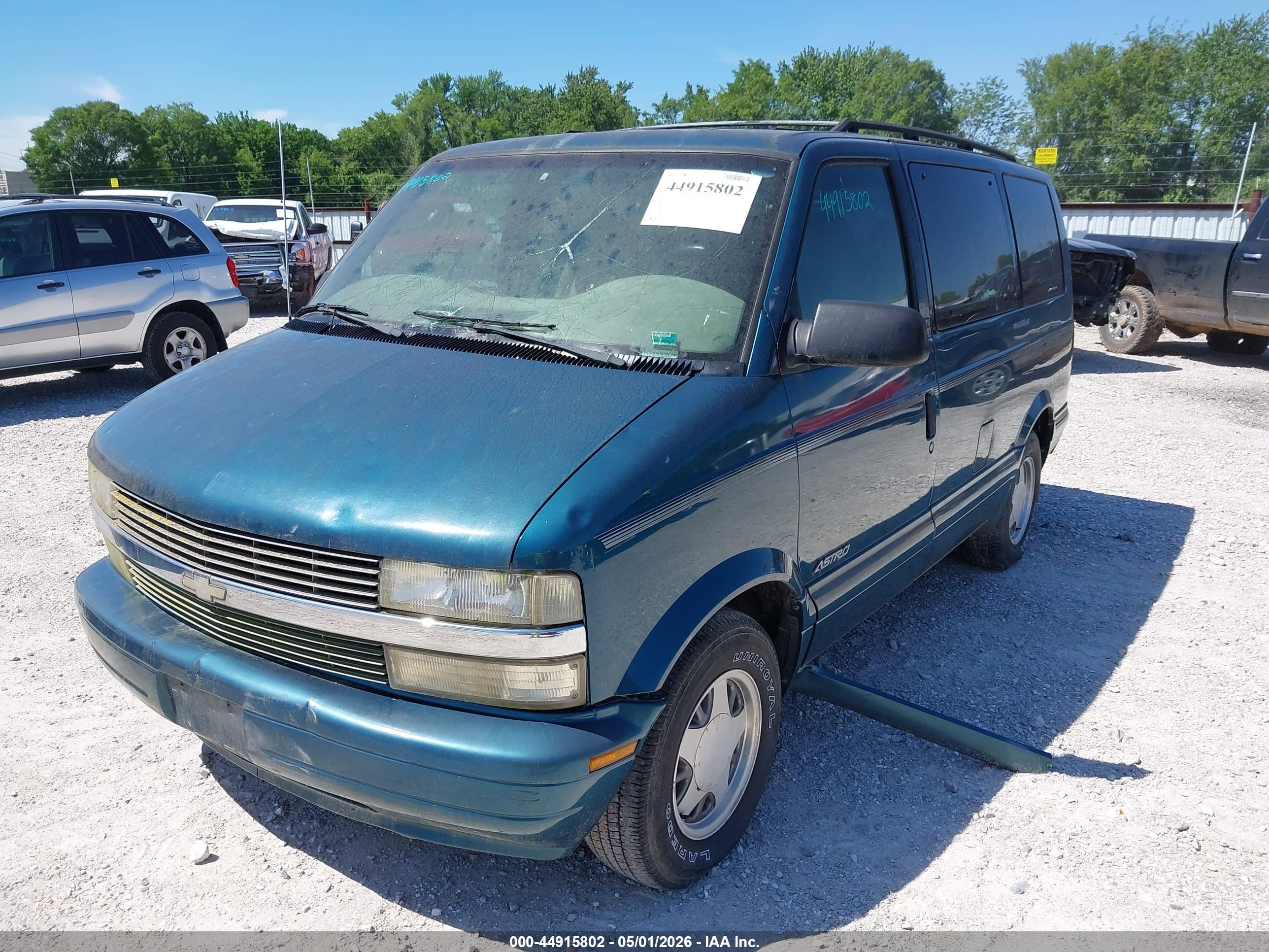 CHEVROLET ASTRO image 2