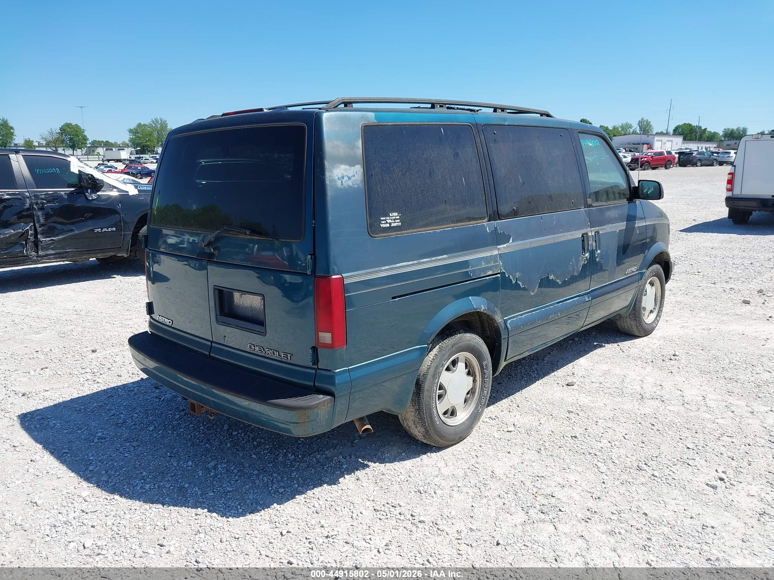 CHEVROLET ASTRO image 4