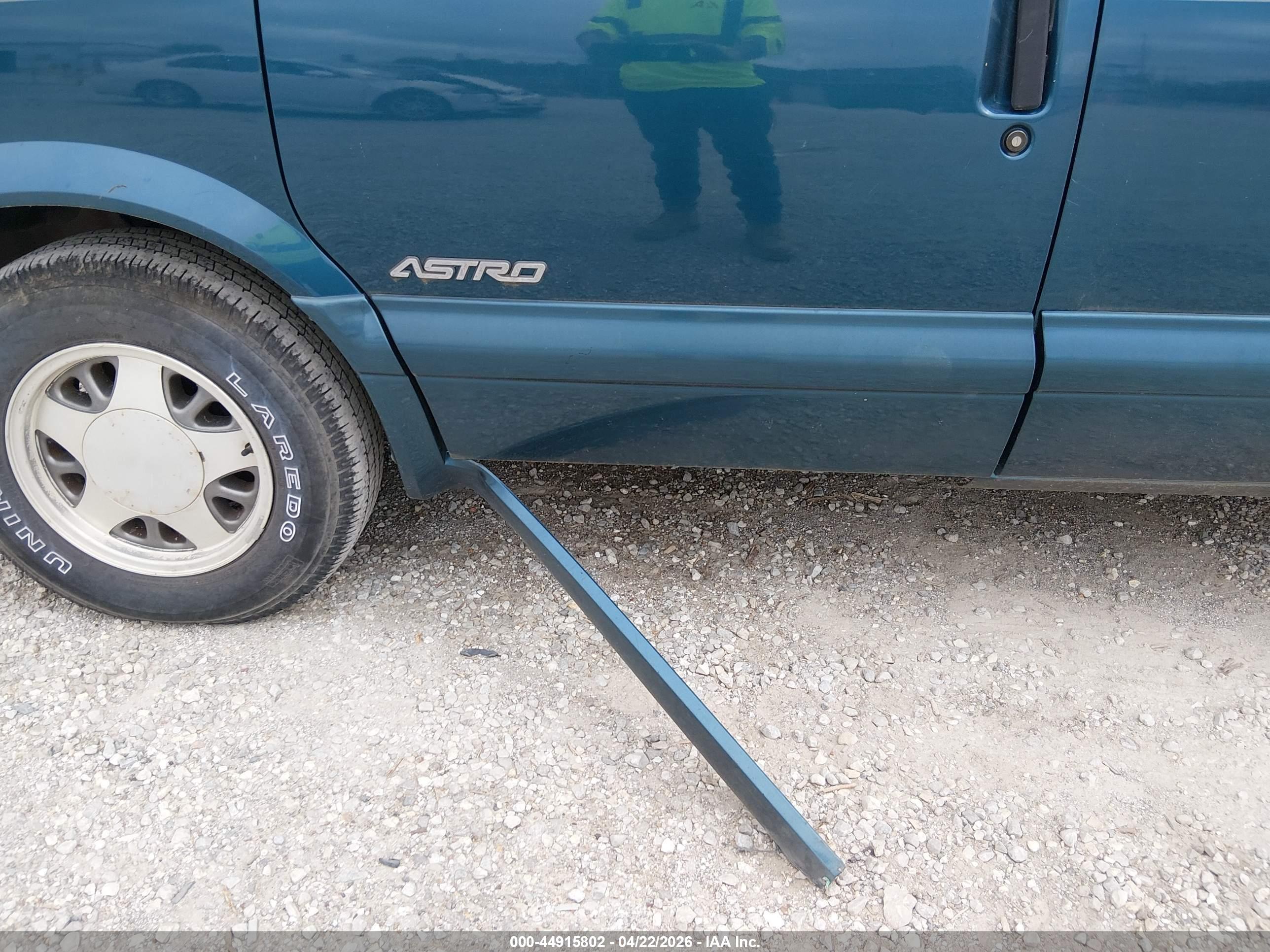 CHEVROLET ASTRO image 6