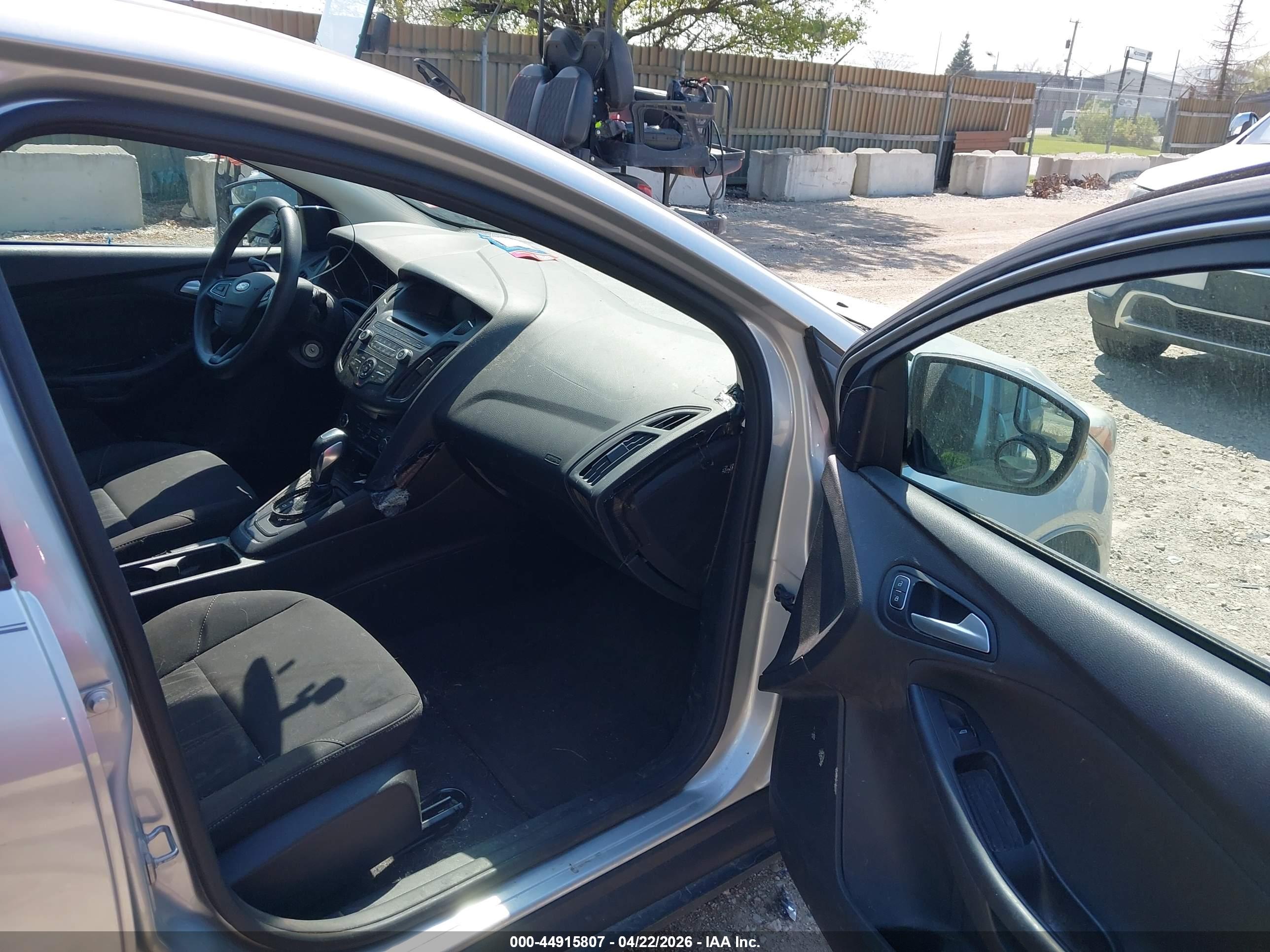 FORD FOCUS image 5