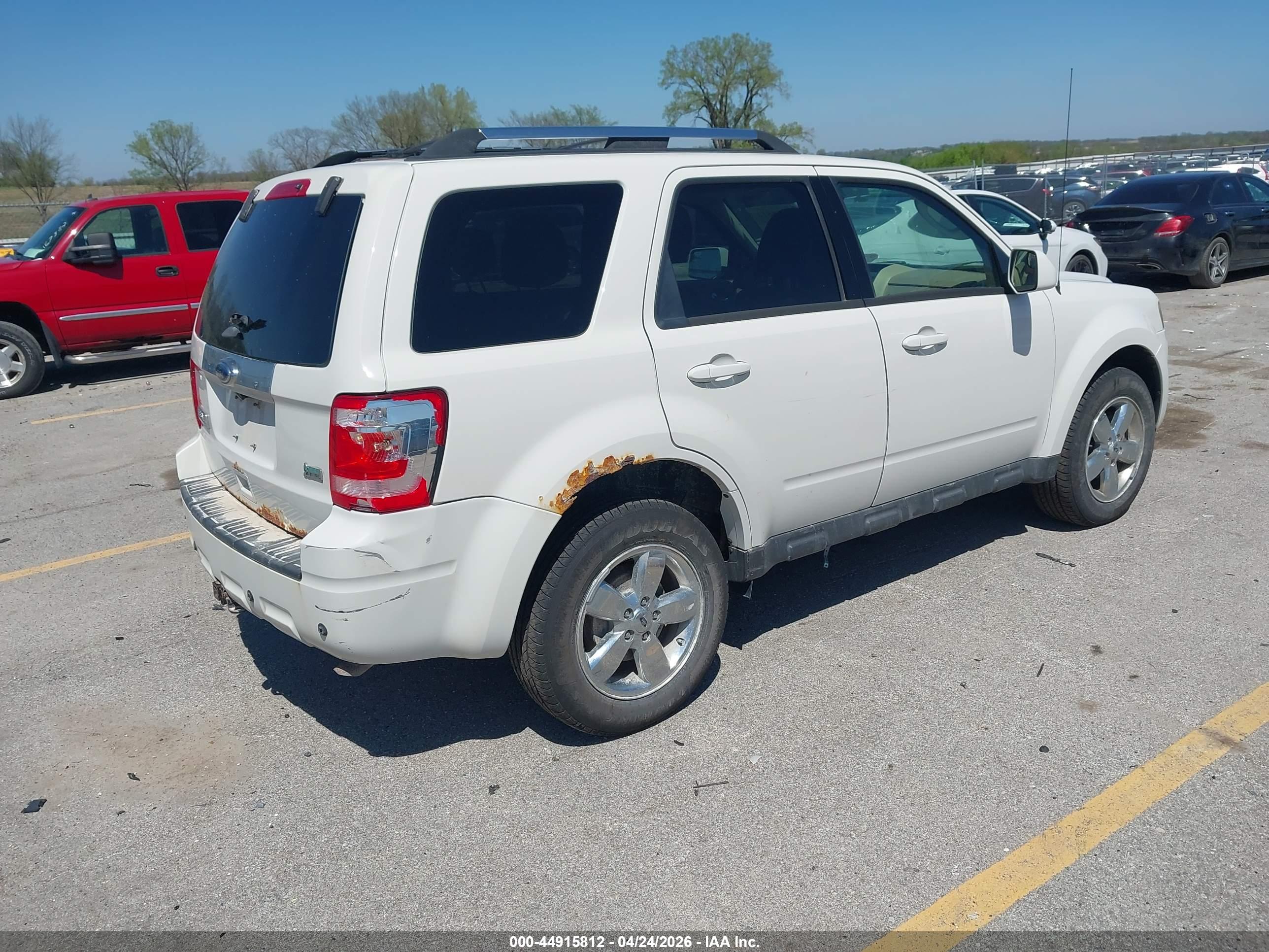 FORD ESCAPE image 4