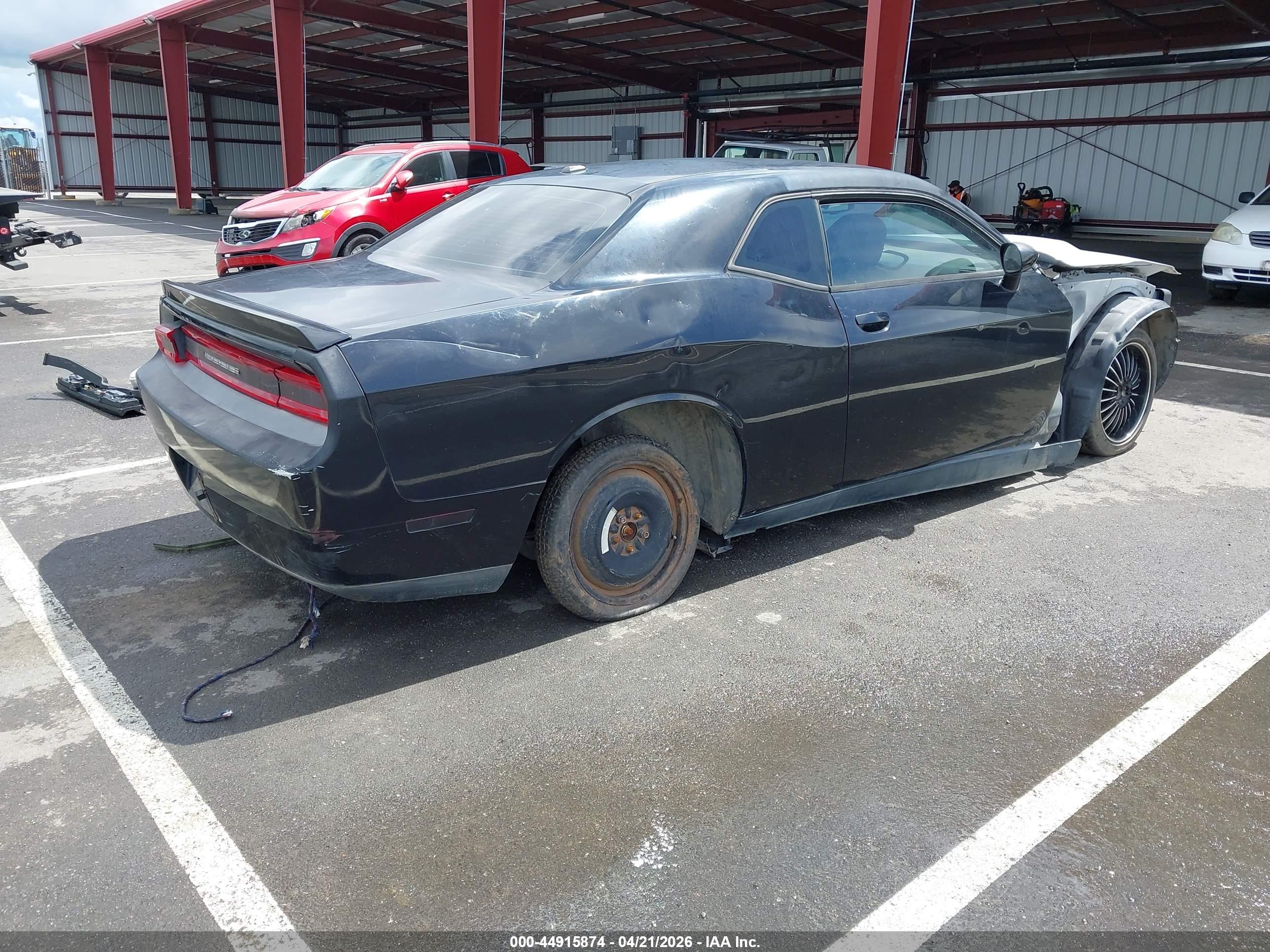 DODGE CHALLENGER image 4