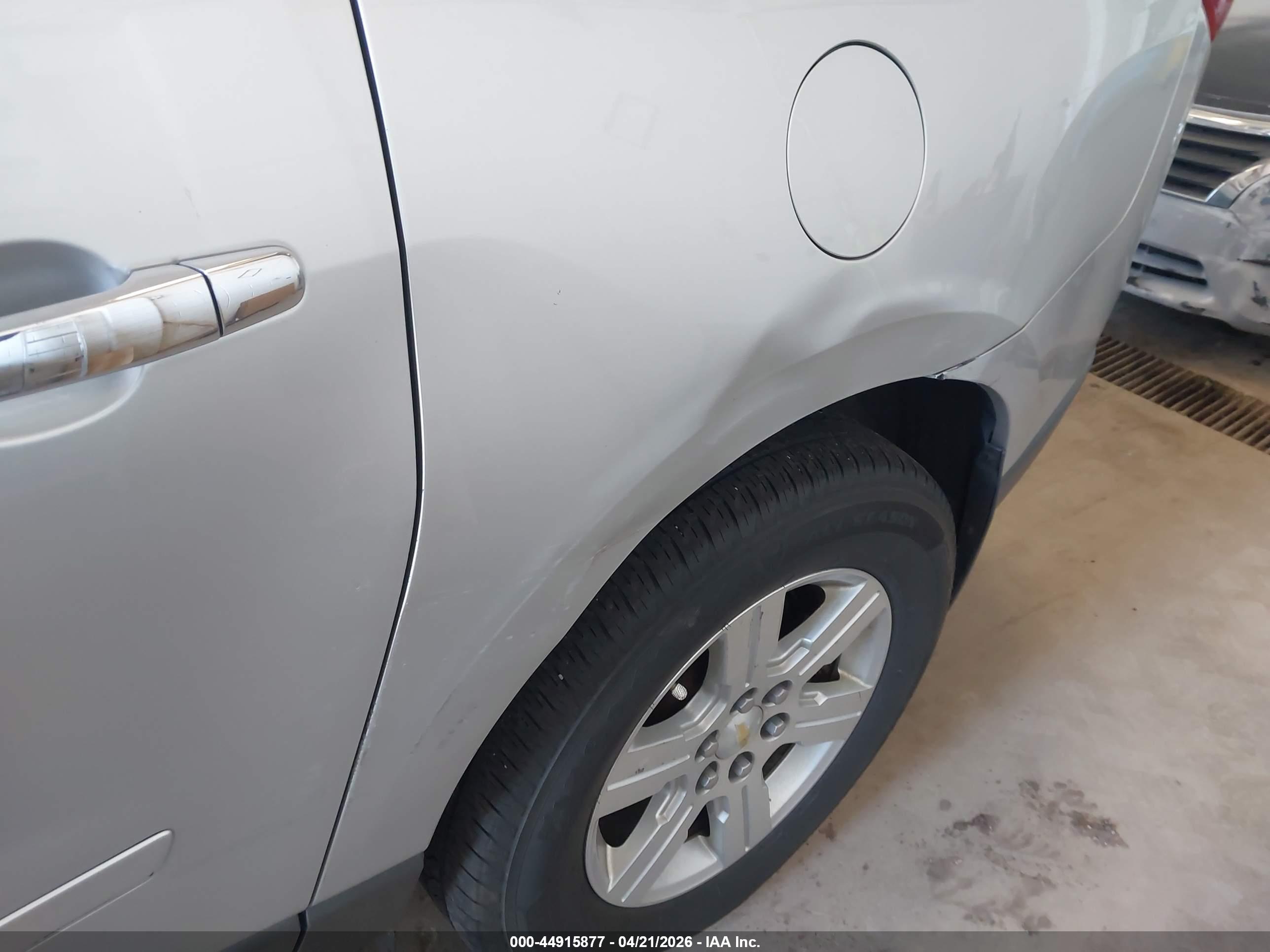 CHEVROLET TRAVERSE image 6