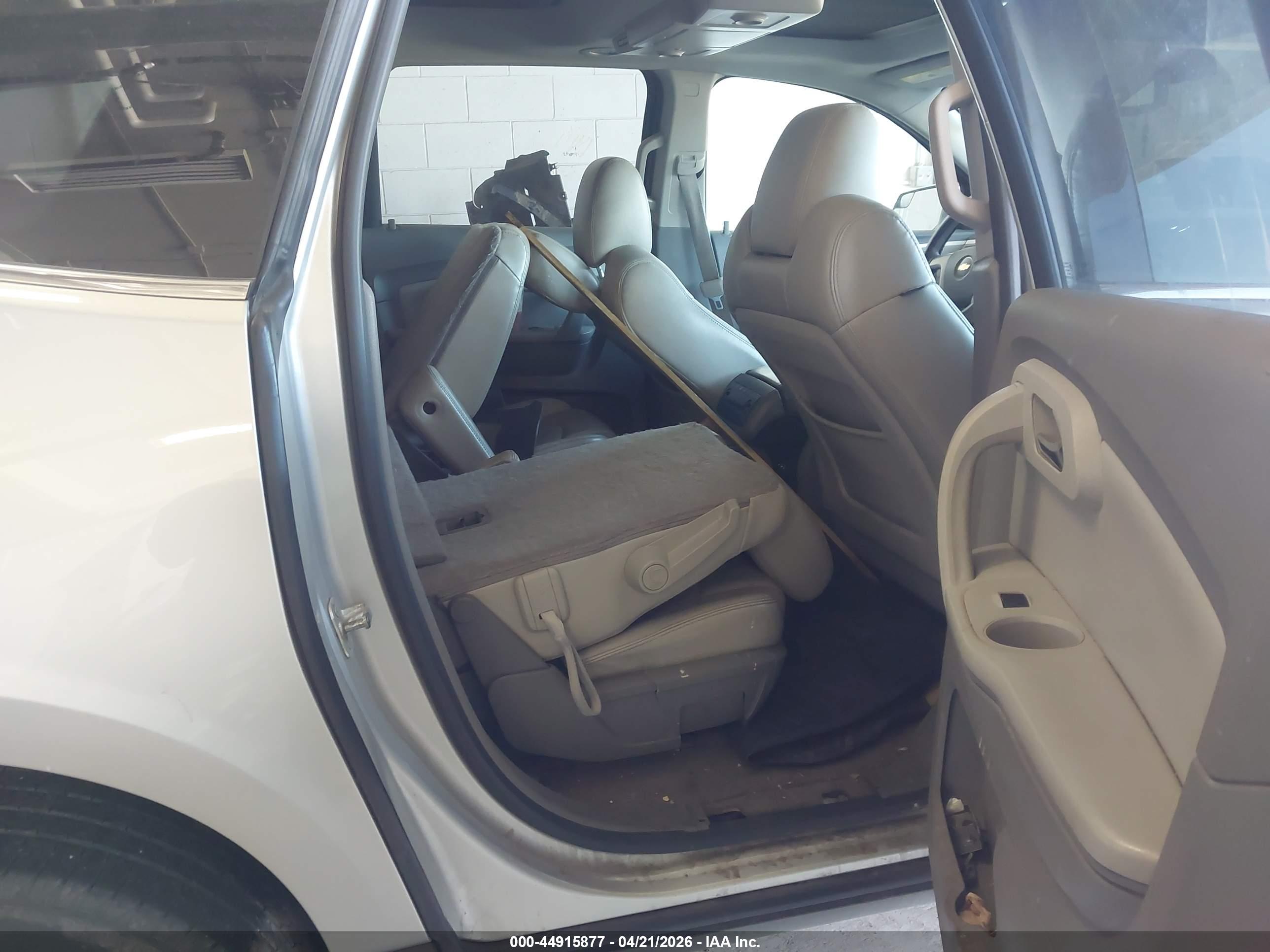 CHEVROLET TRAVERSE image 8