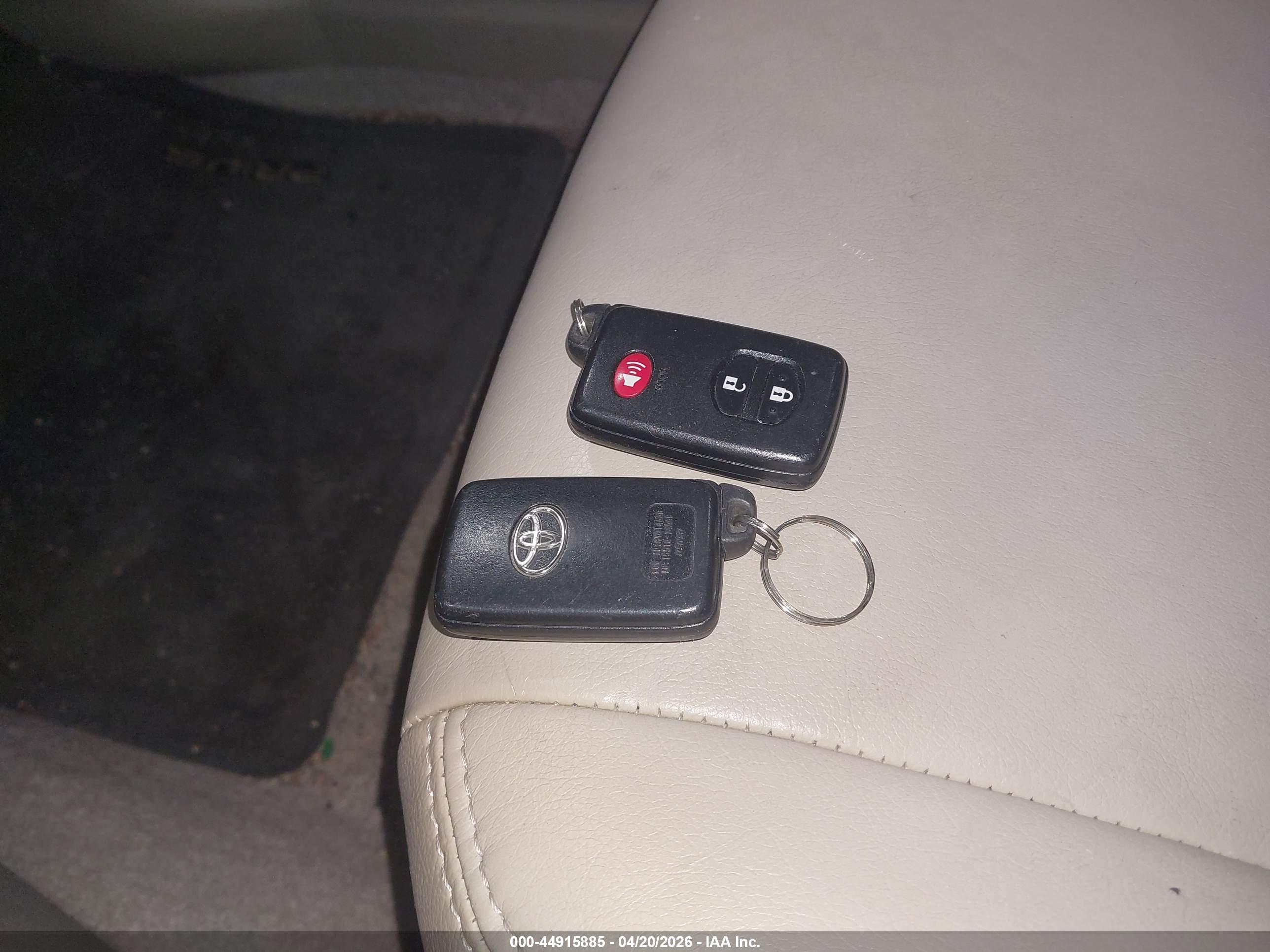 TOYOTA PRIUS image 11