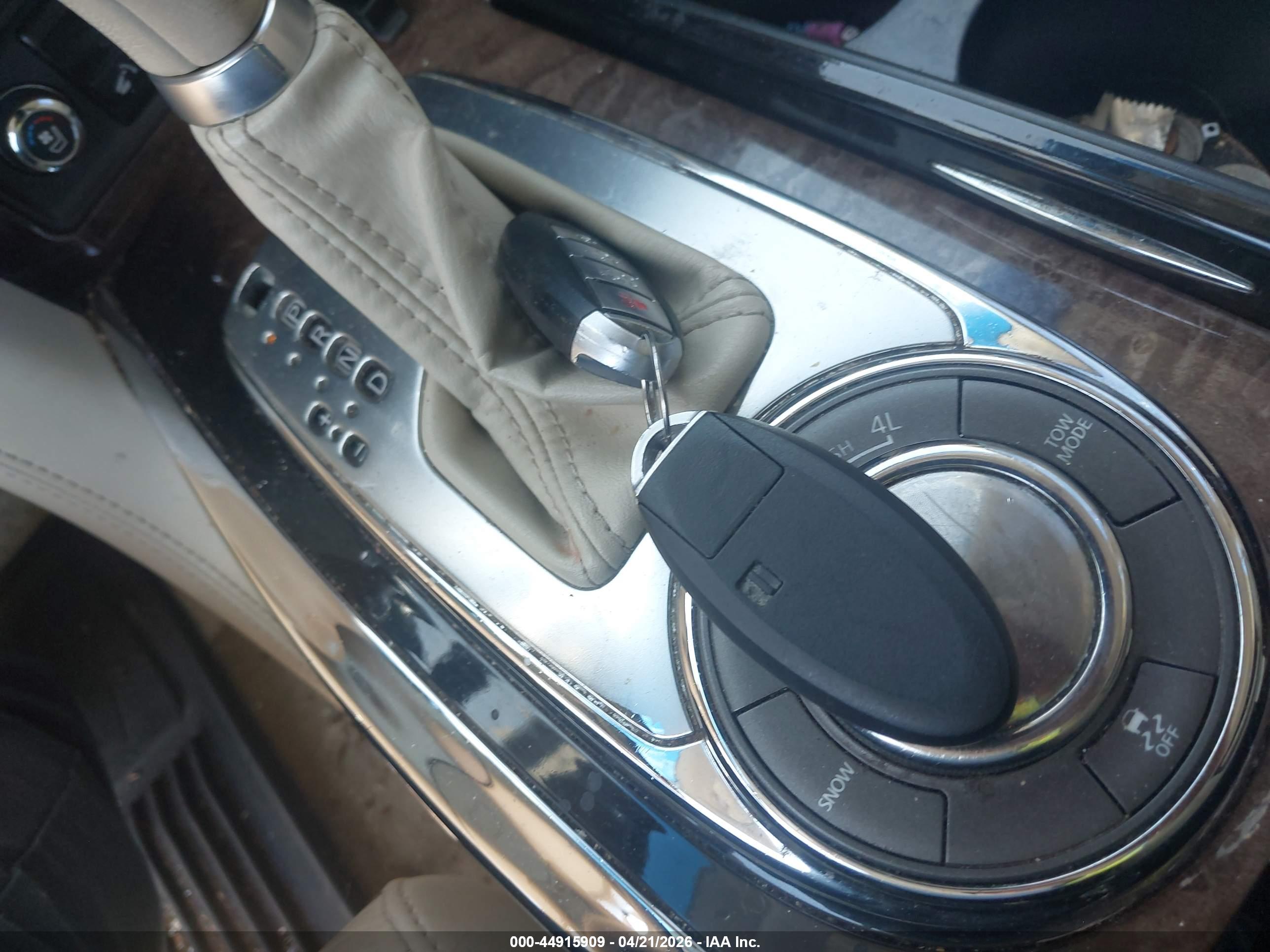 INFINITI QX56 image 11