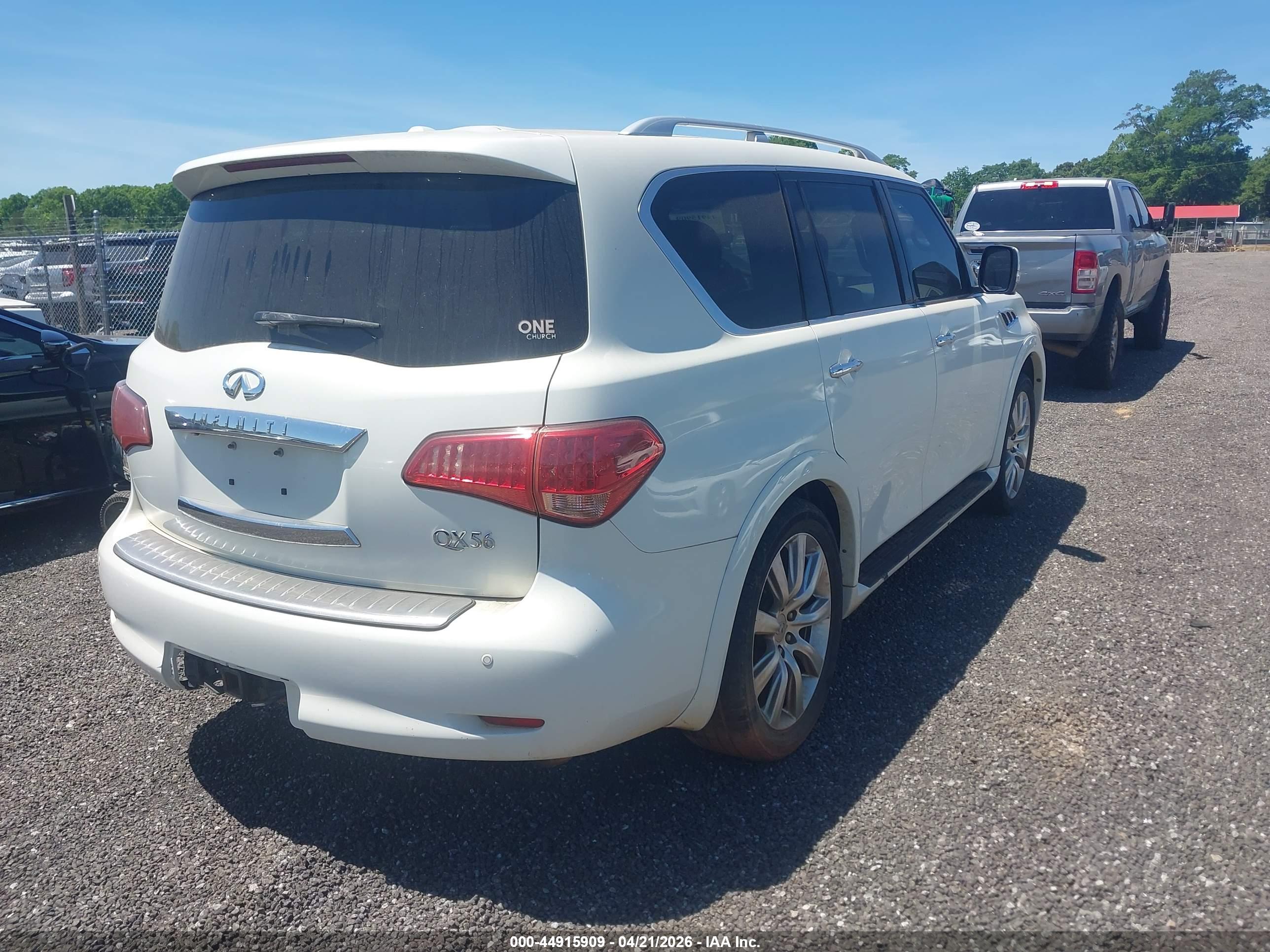 INFINITI QX56 image 4