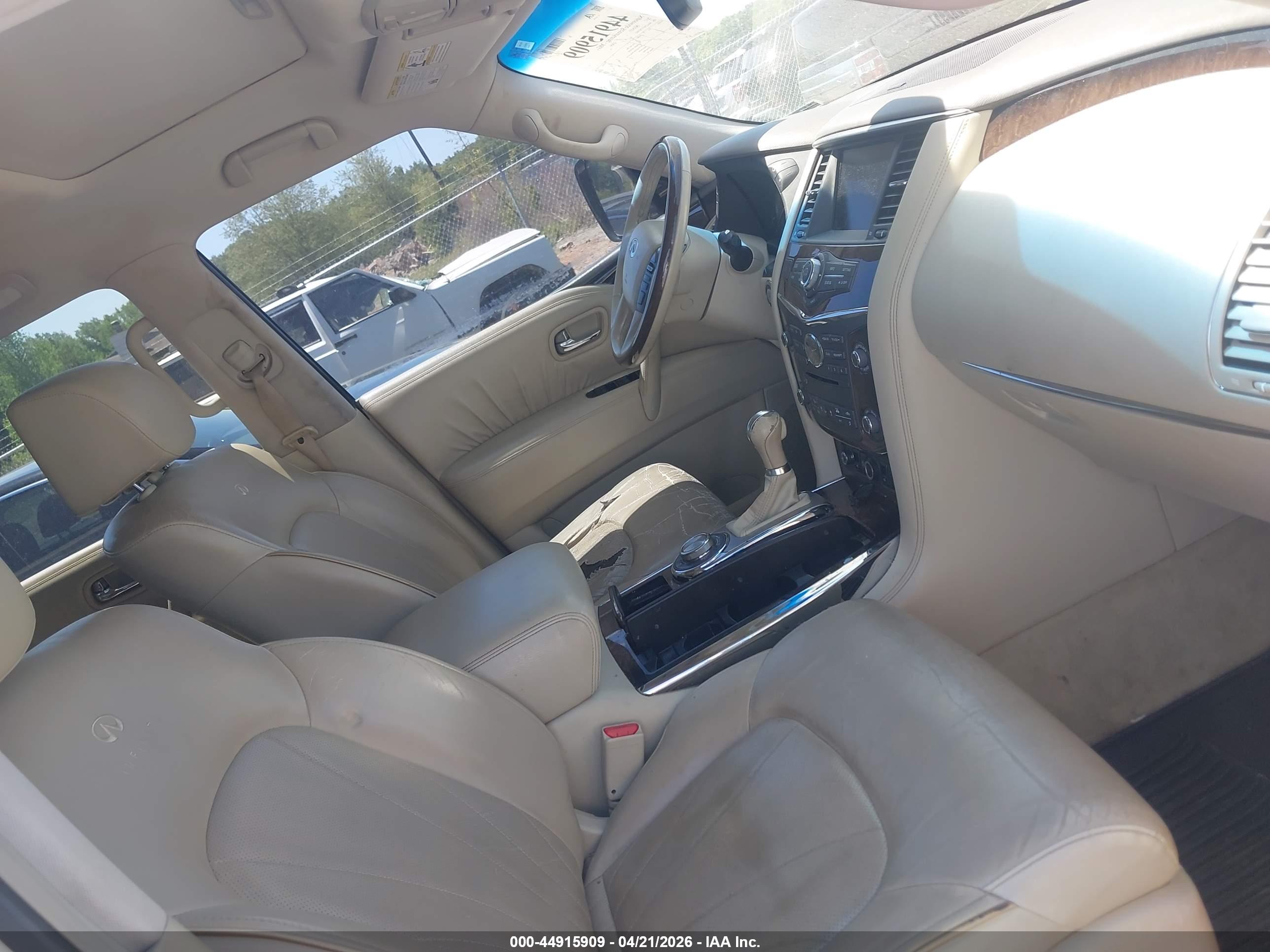 INFINITI QX56 image 5