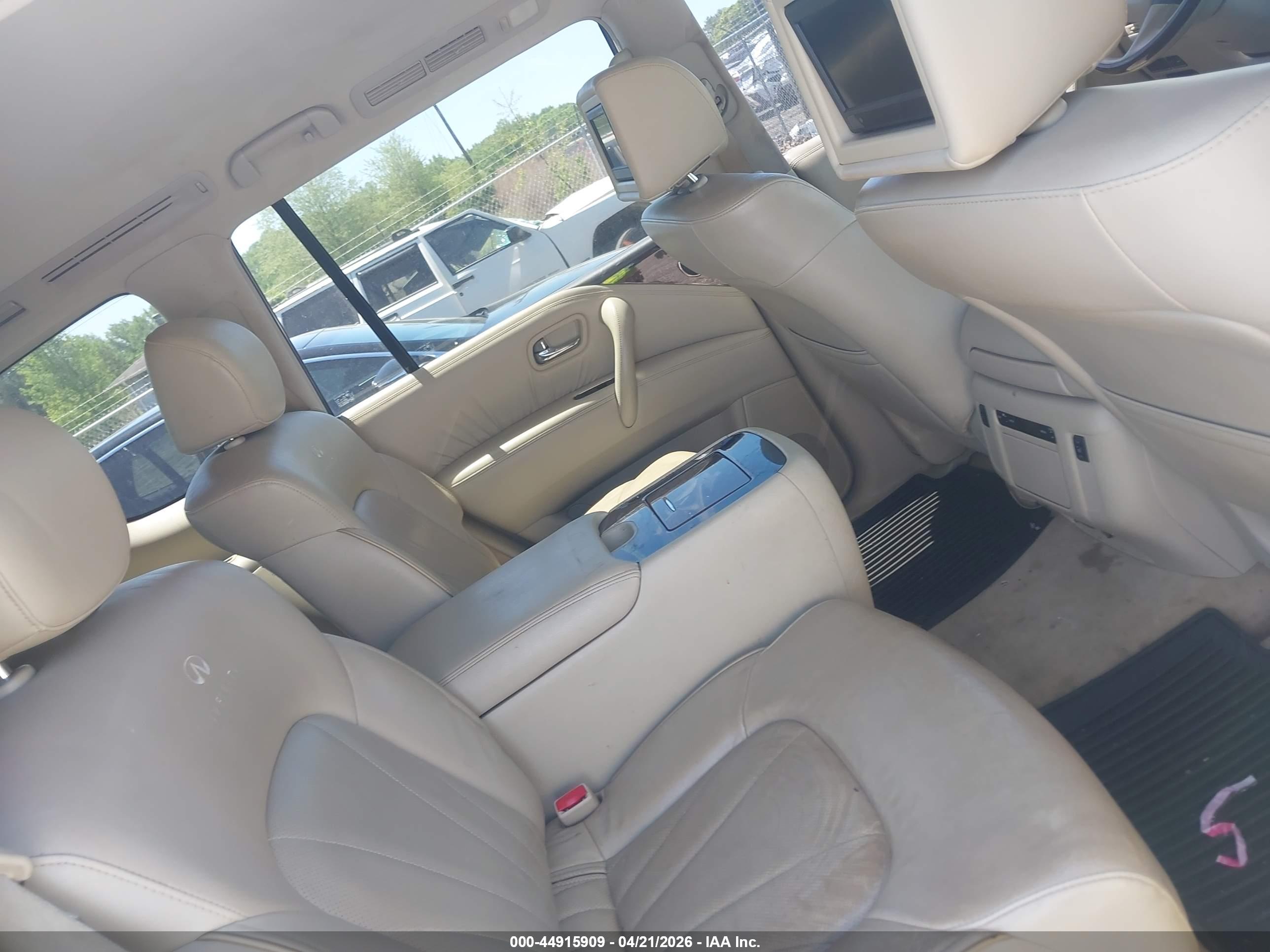 INFINITI QX56 image 8