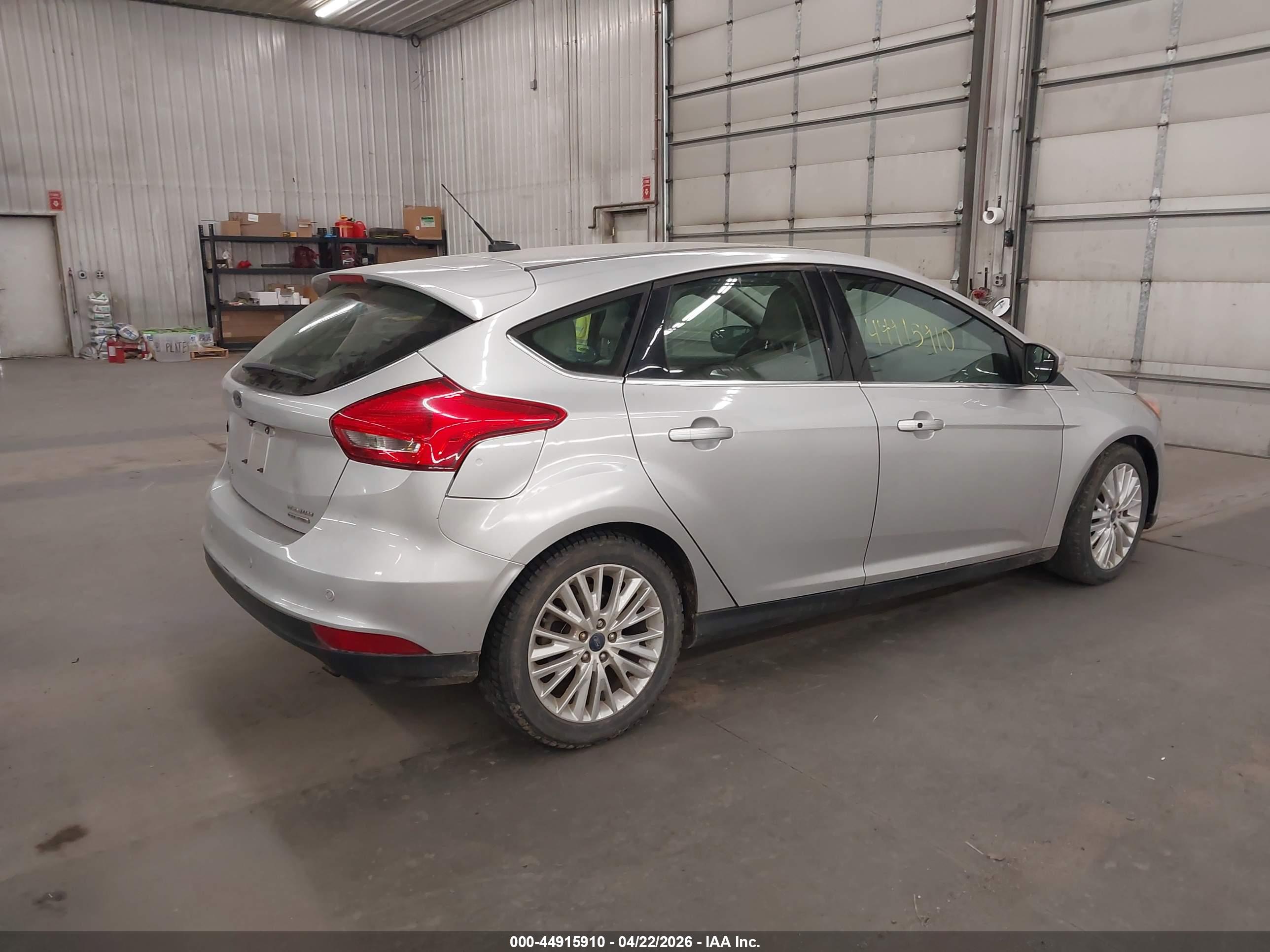 FORD FOCUS image 4