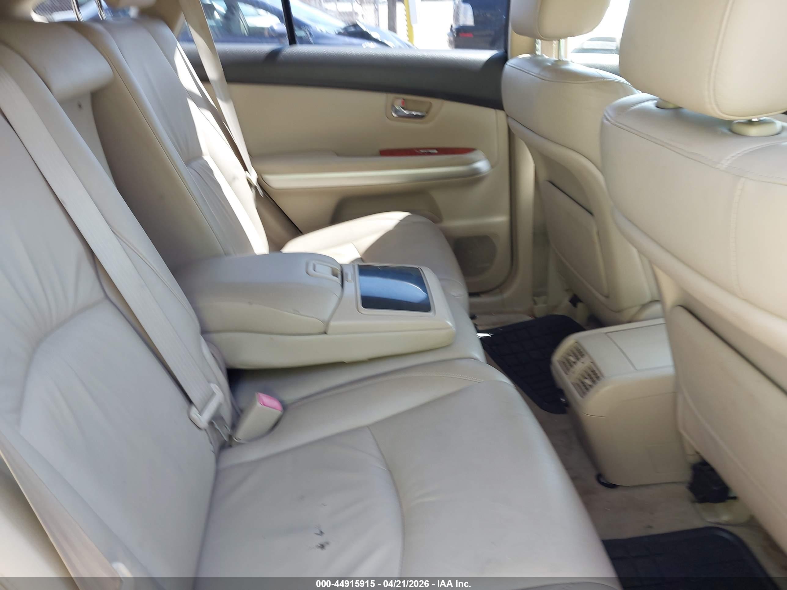 LEXUS RX image 8