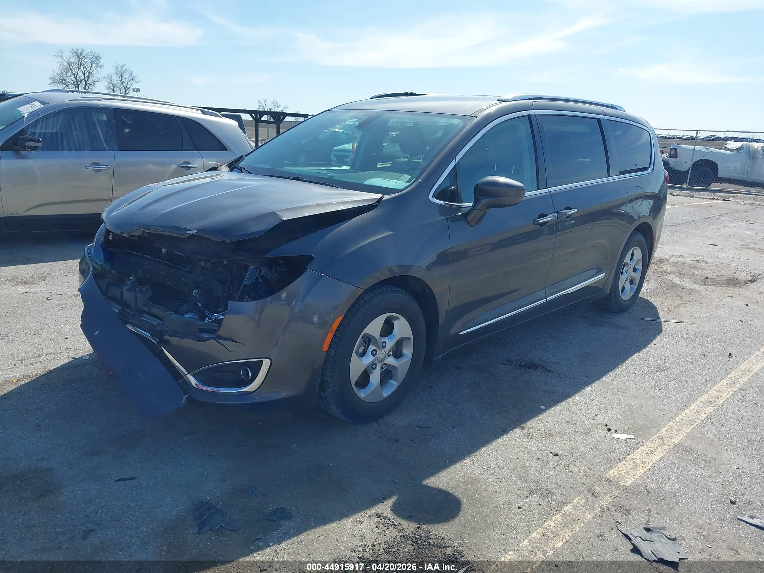 CHRYSLER PACIFICA image 2