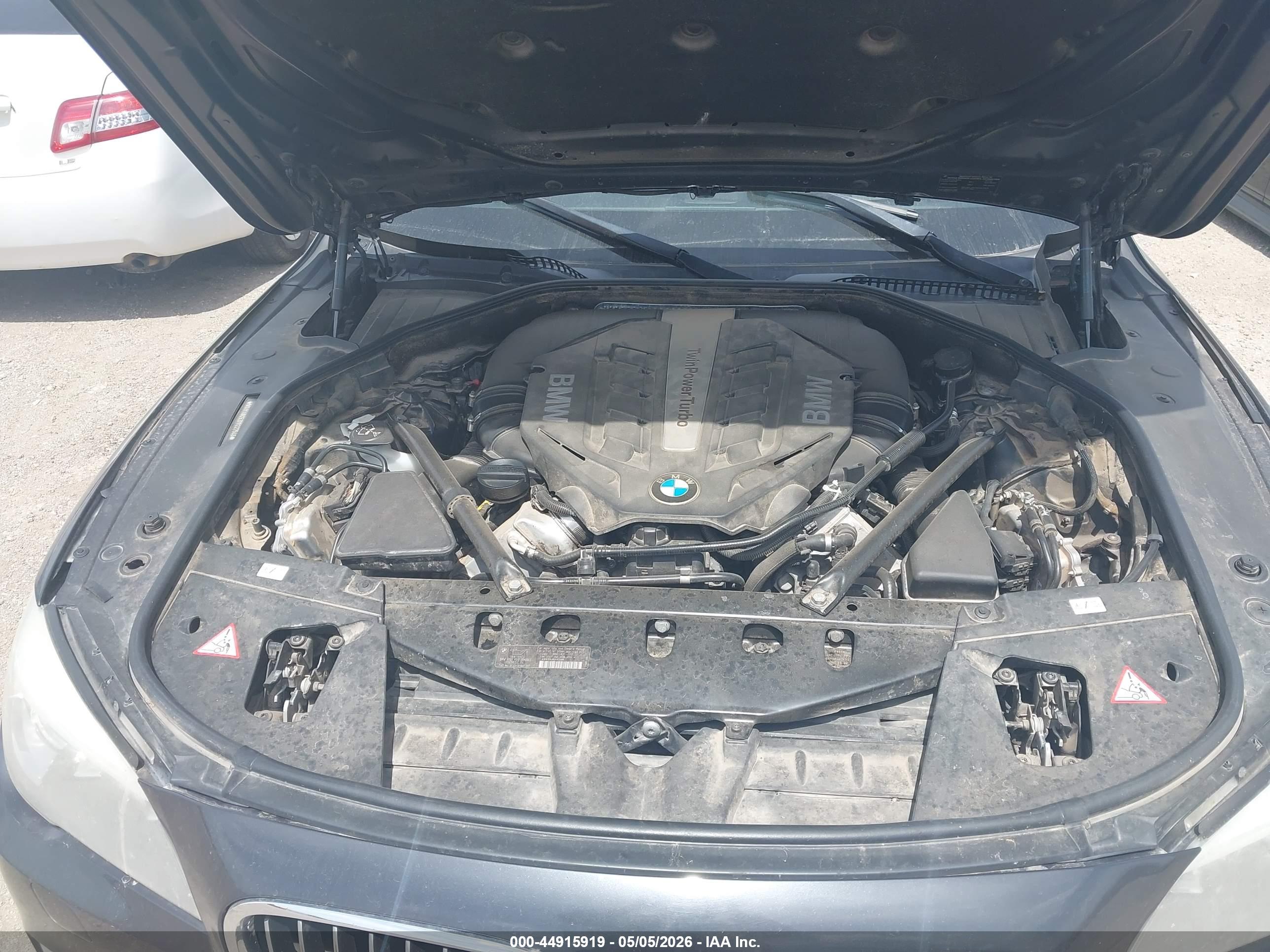 BMW 750I image 10