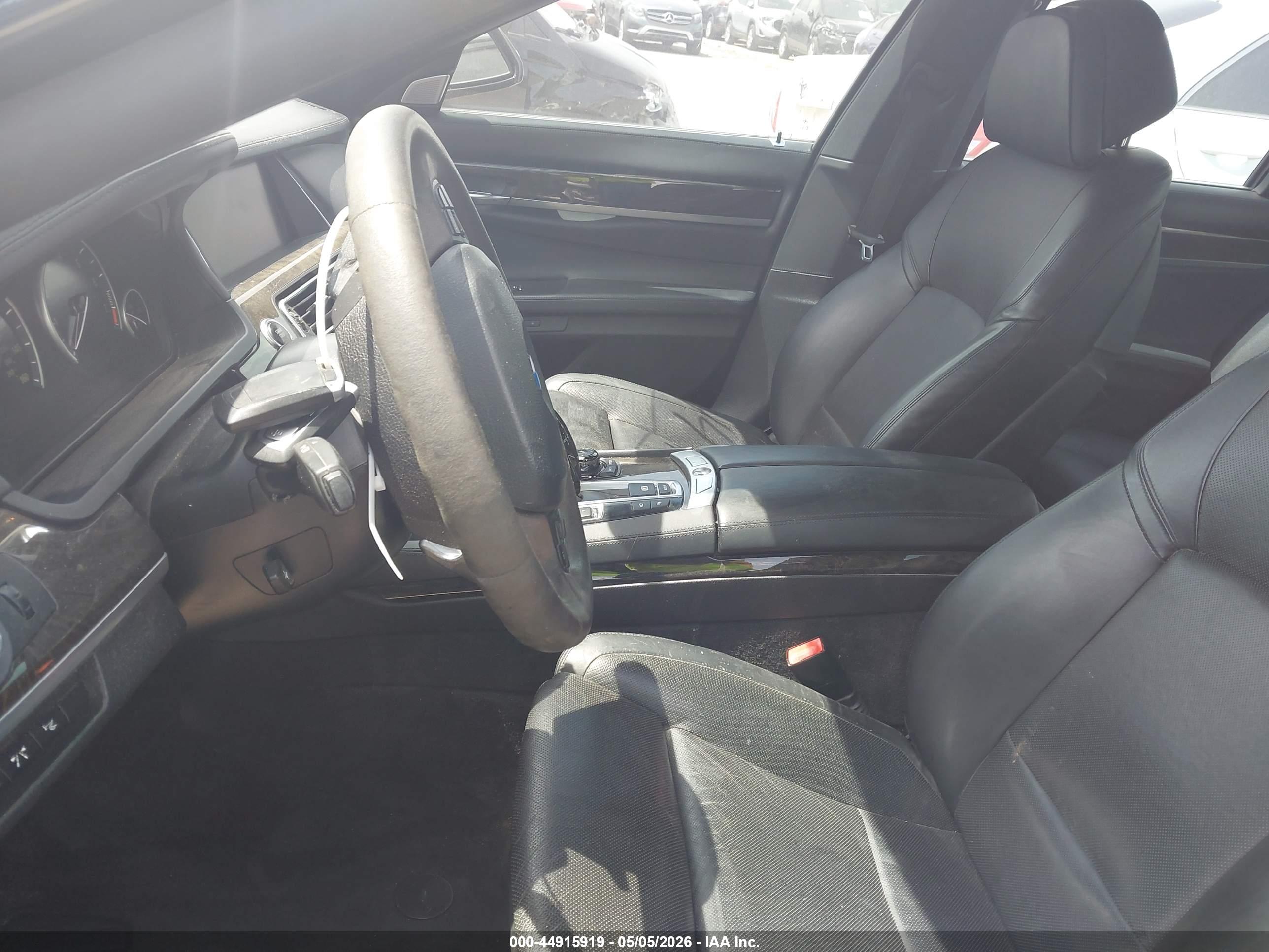 BMW 750I image 11