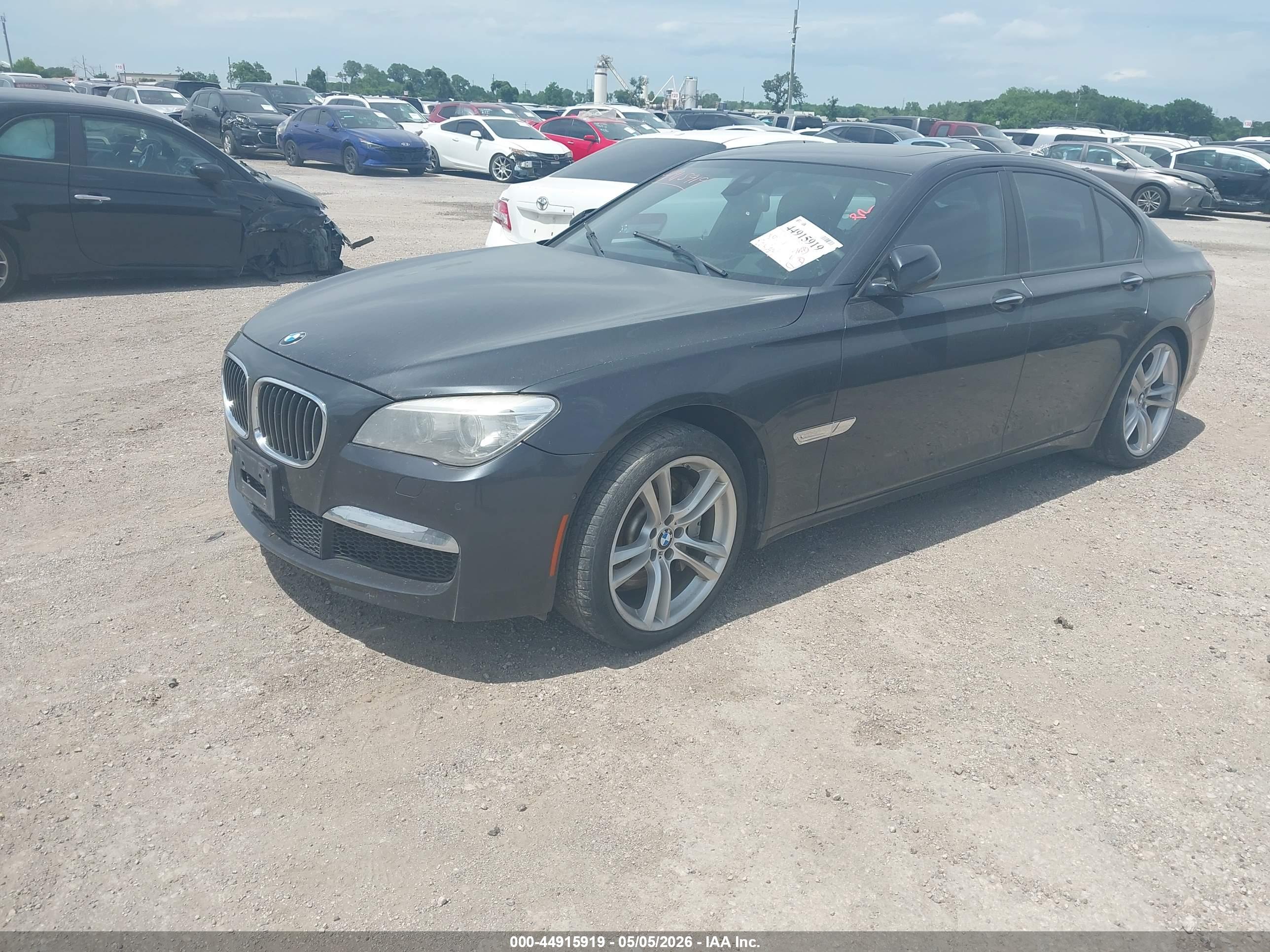 BMW 750I image 2
