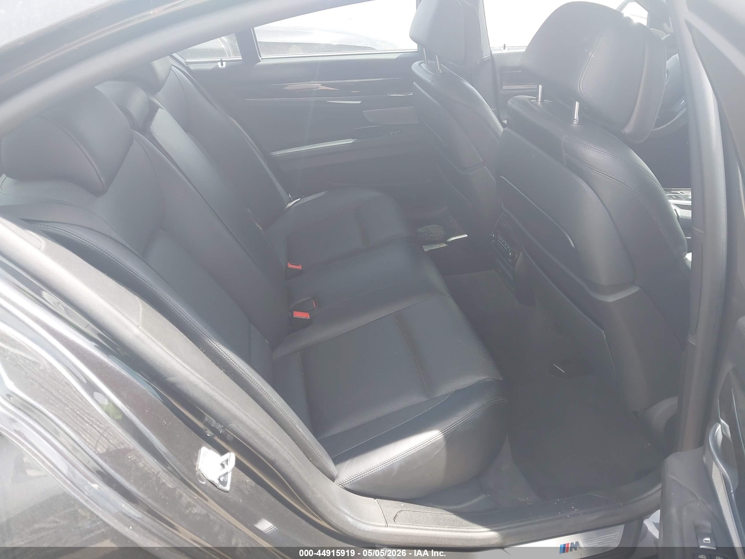 BMW 750I image 8