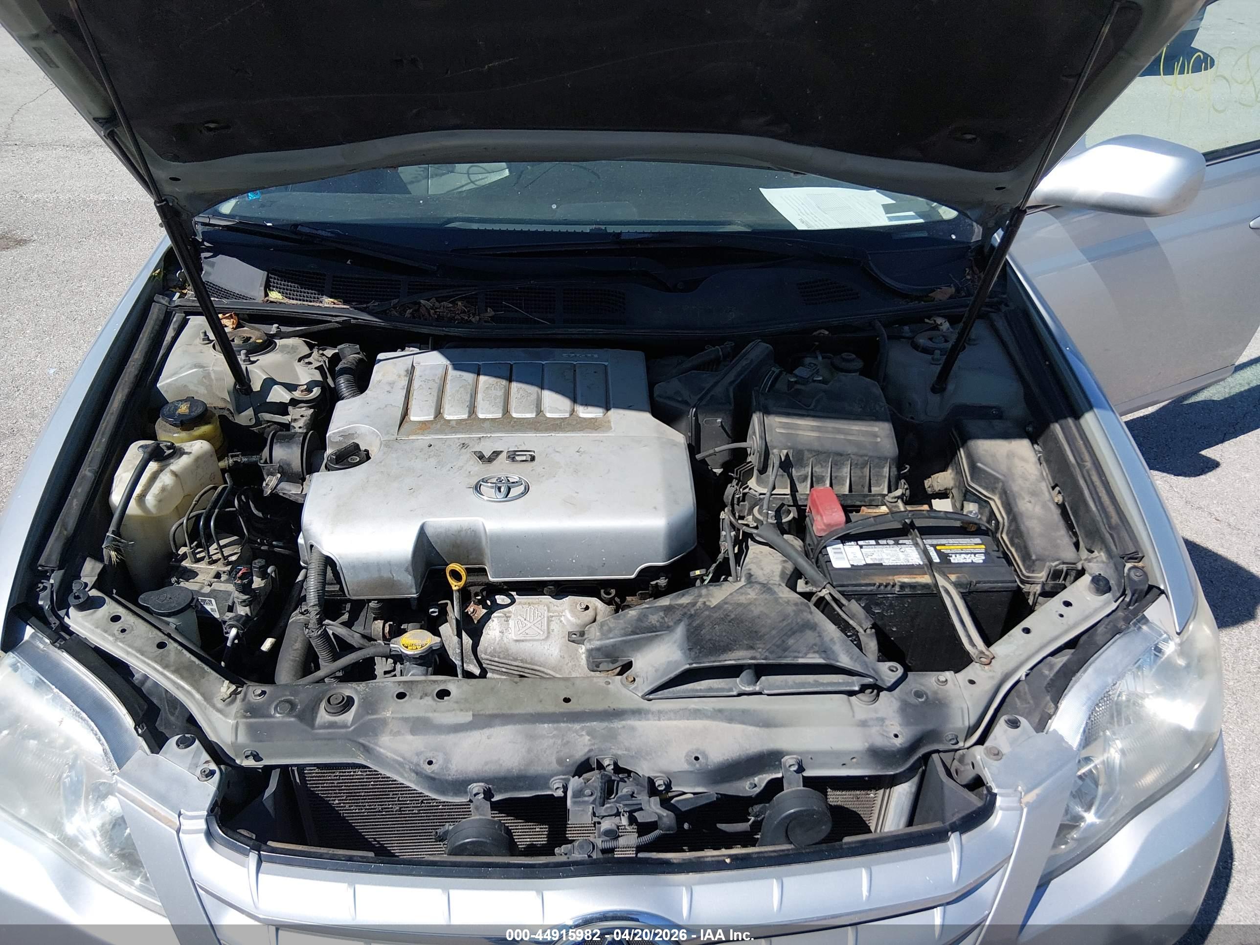 TOYOTA AVALON image 10