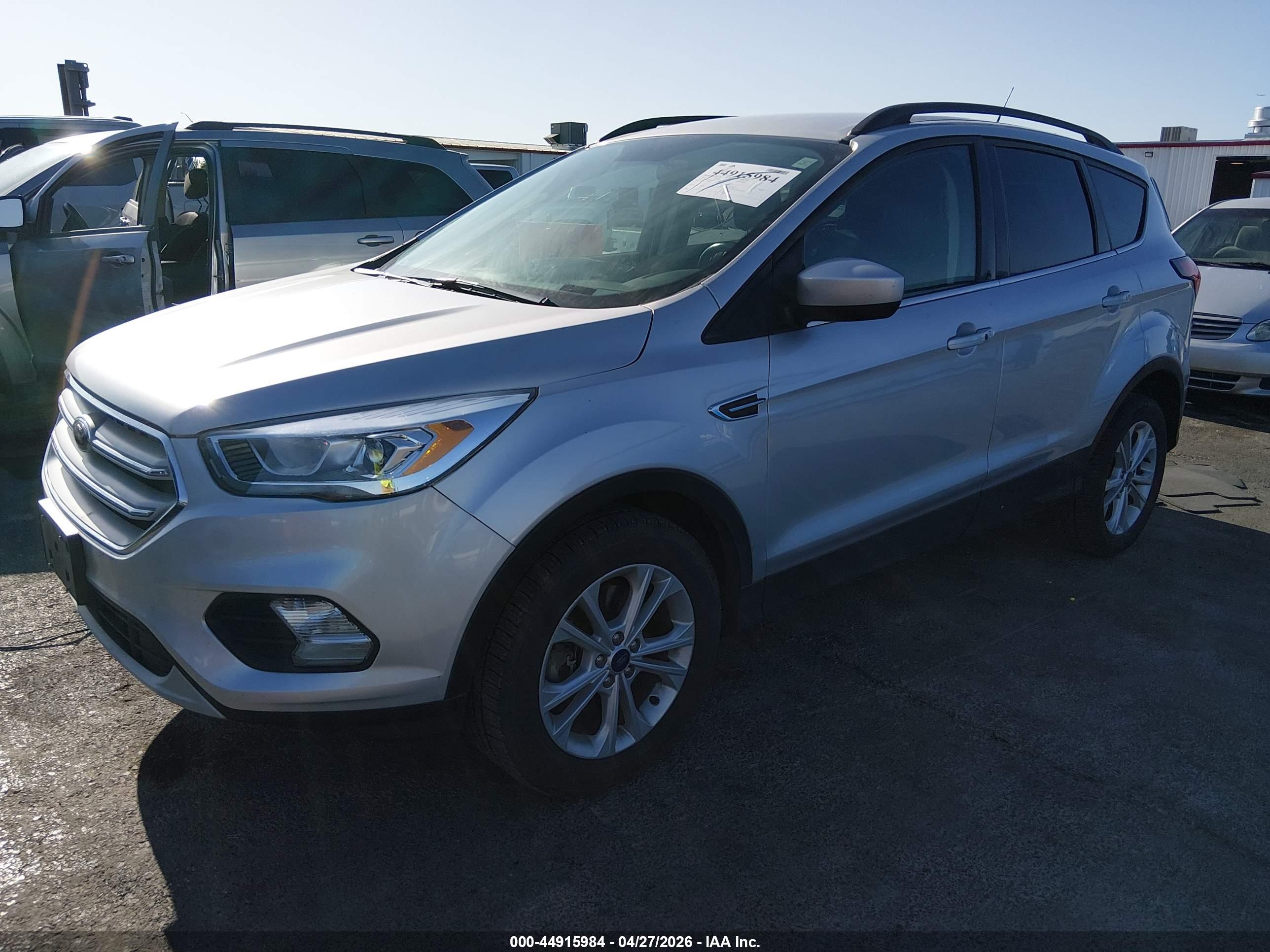 FORD ESCAPE image 2