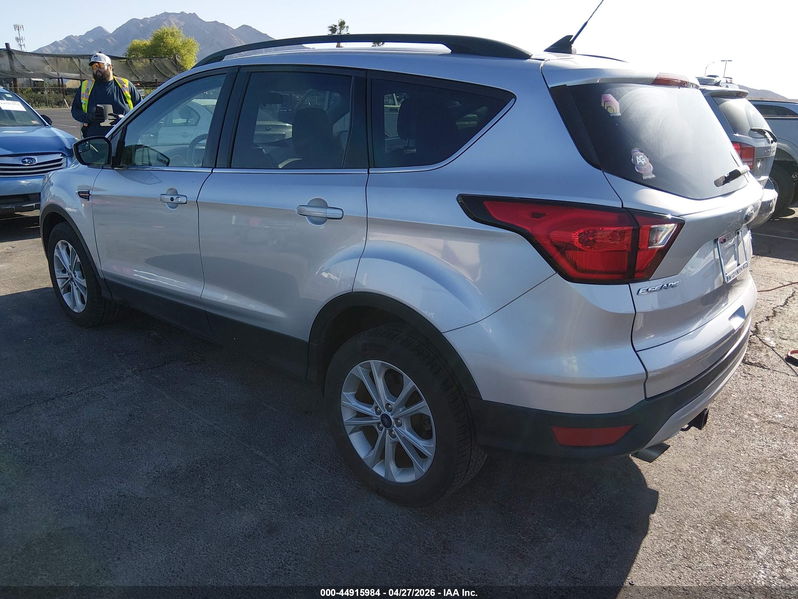 FORD ESCAPE image 3