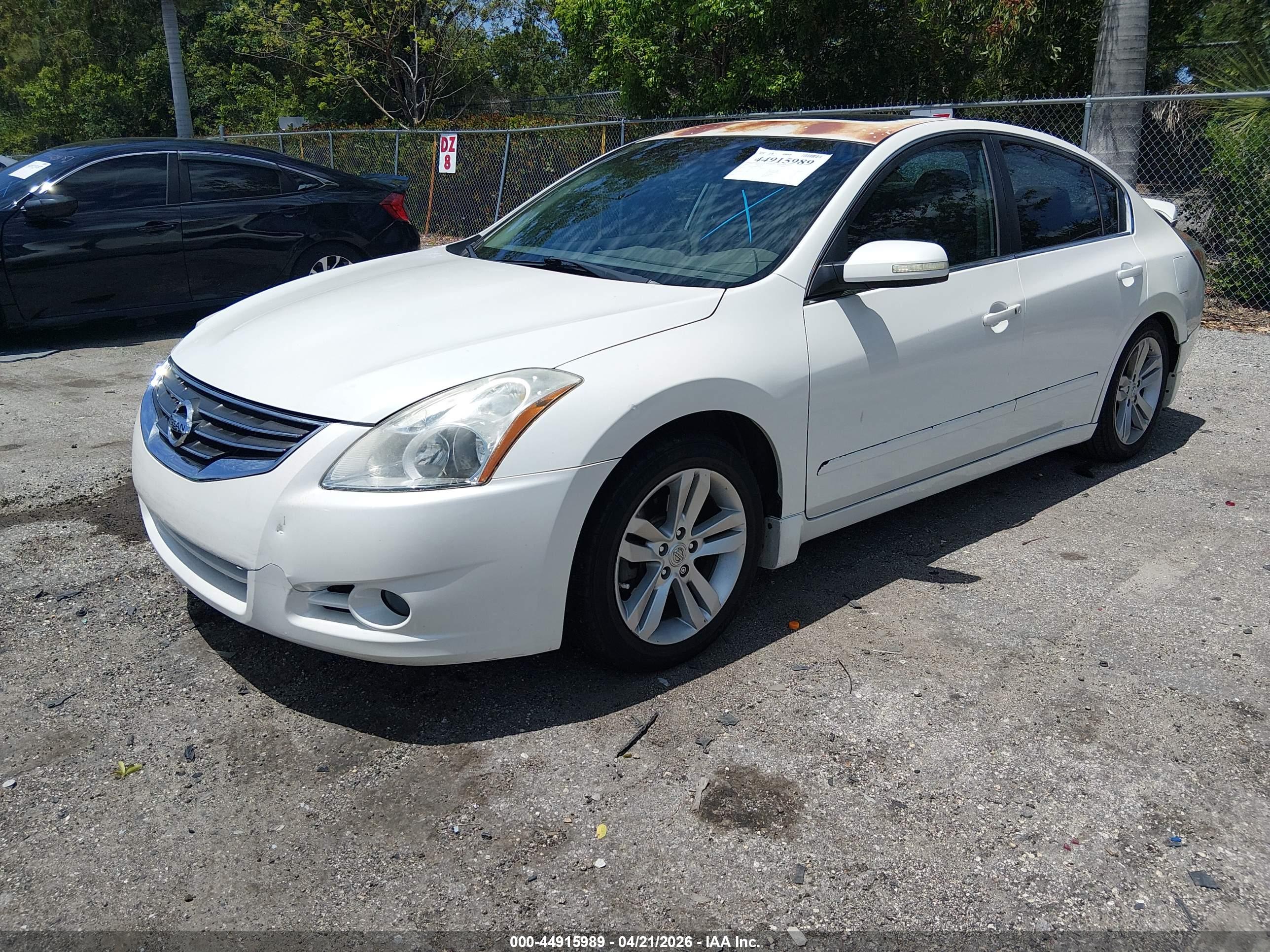NISSAN ALTIMA image 2