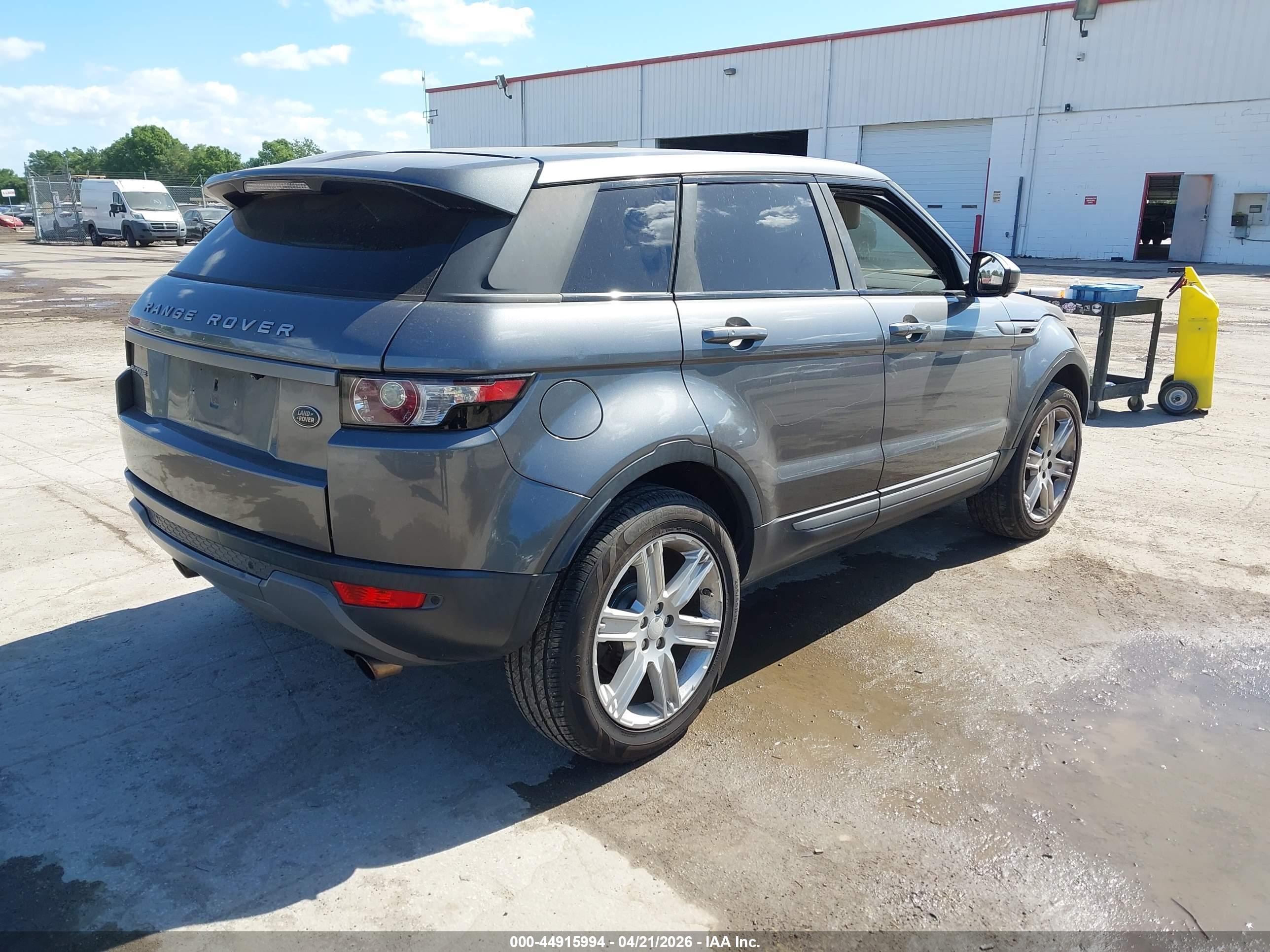 LAND ROVER image 4