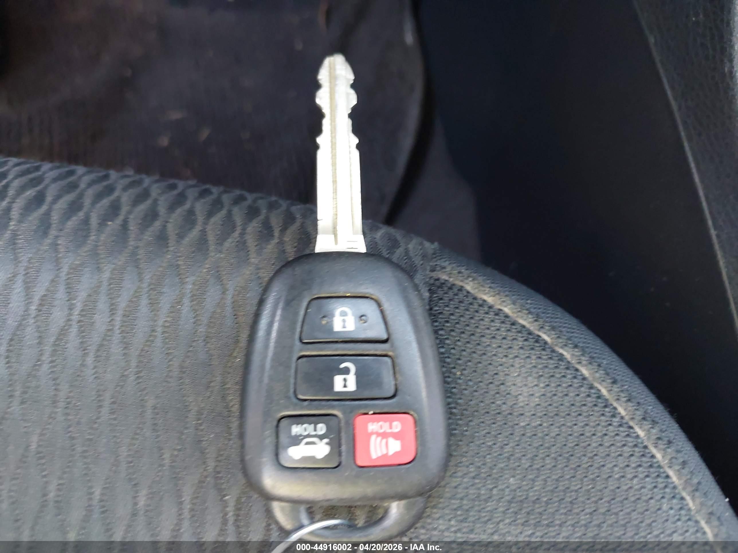 TOYOTA COROLLA image 11