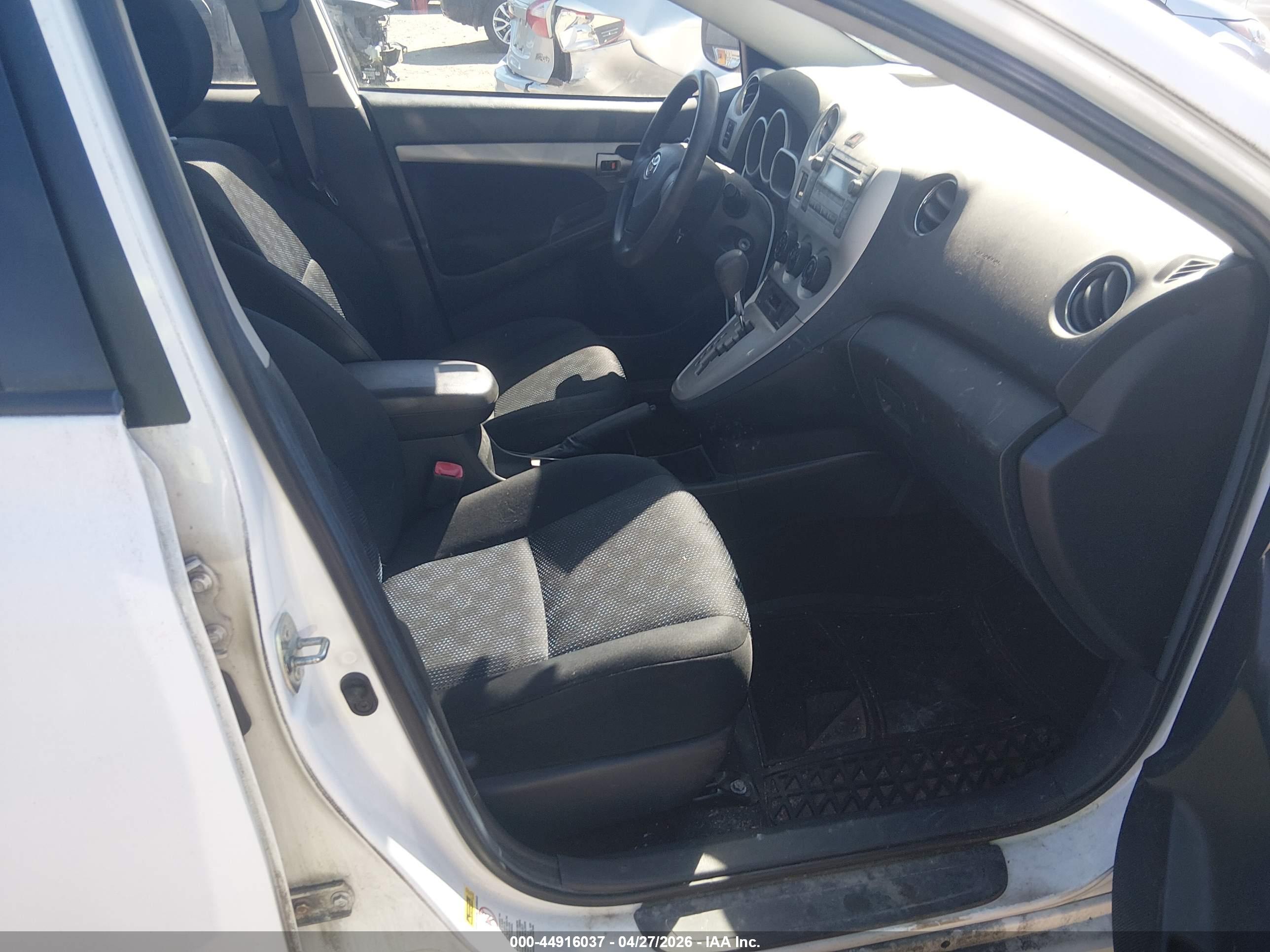 TOYOTA MATRIX image 5