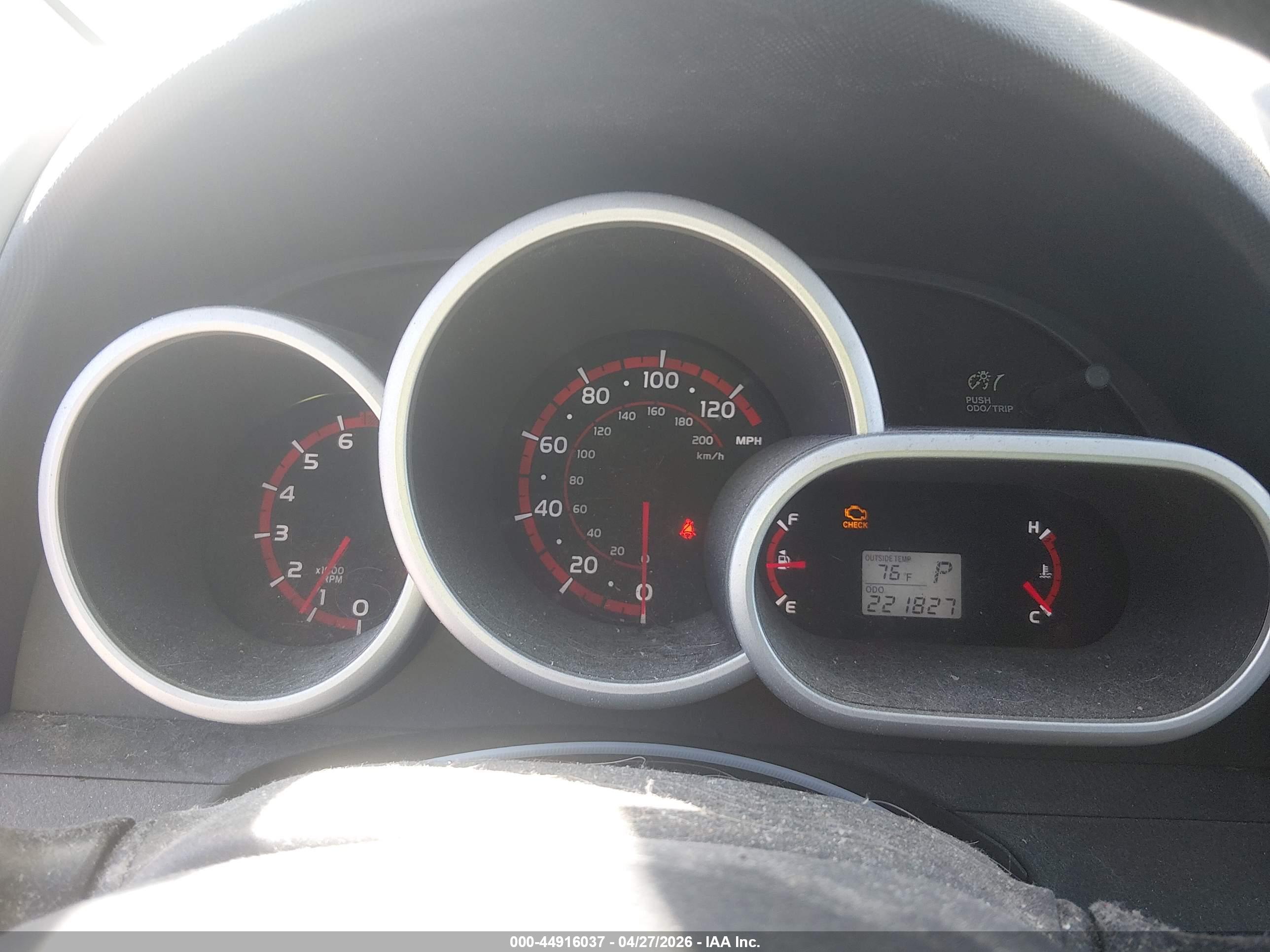 TOYOTA MATRIX image 7
