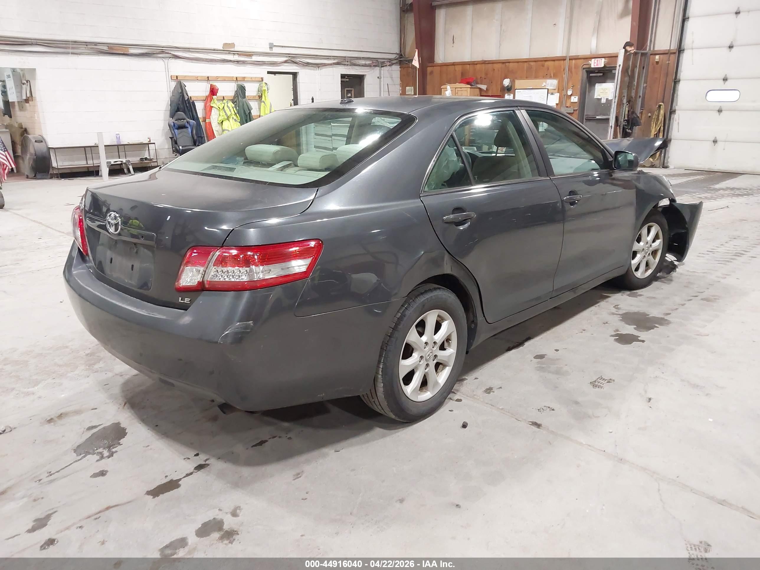 TOYOTA CAMRY image 4