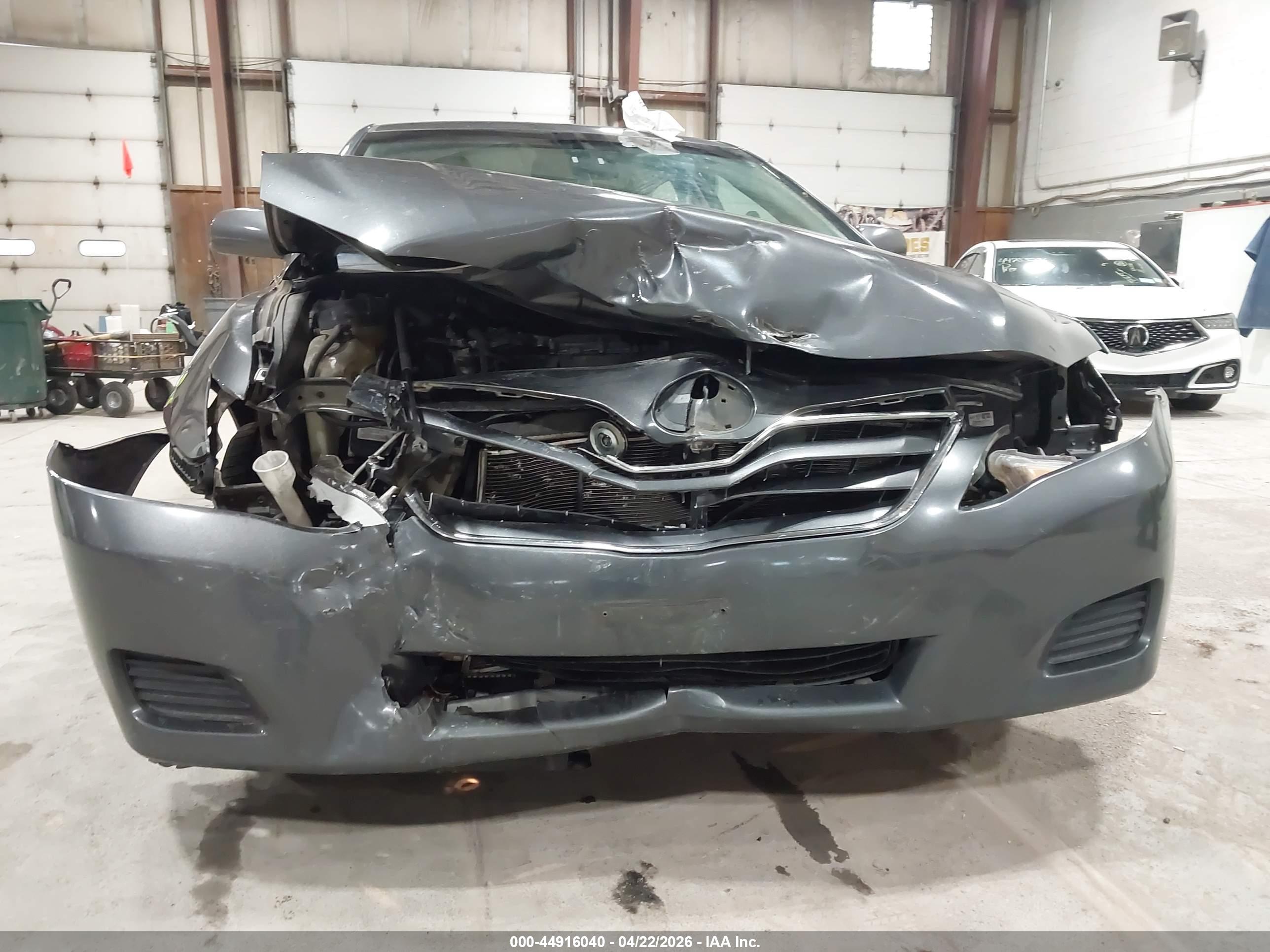 TOYOTA CAMRY image 6