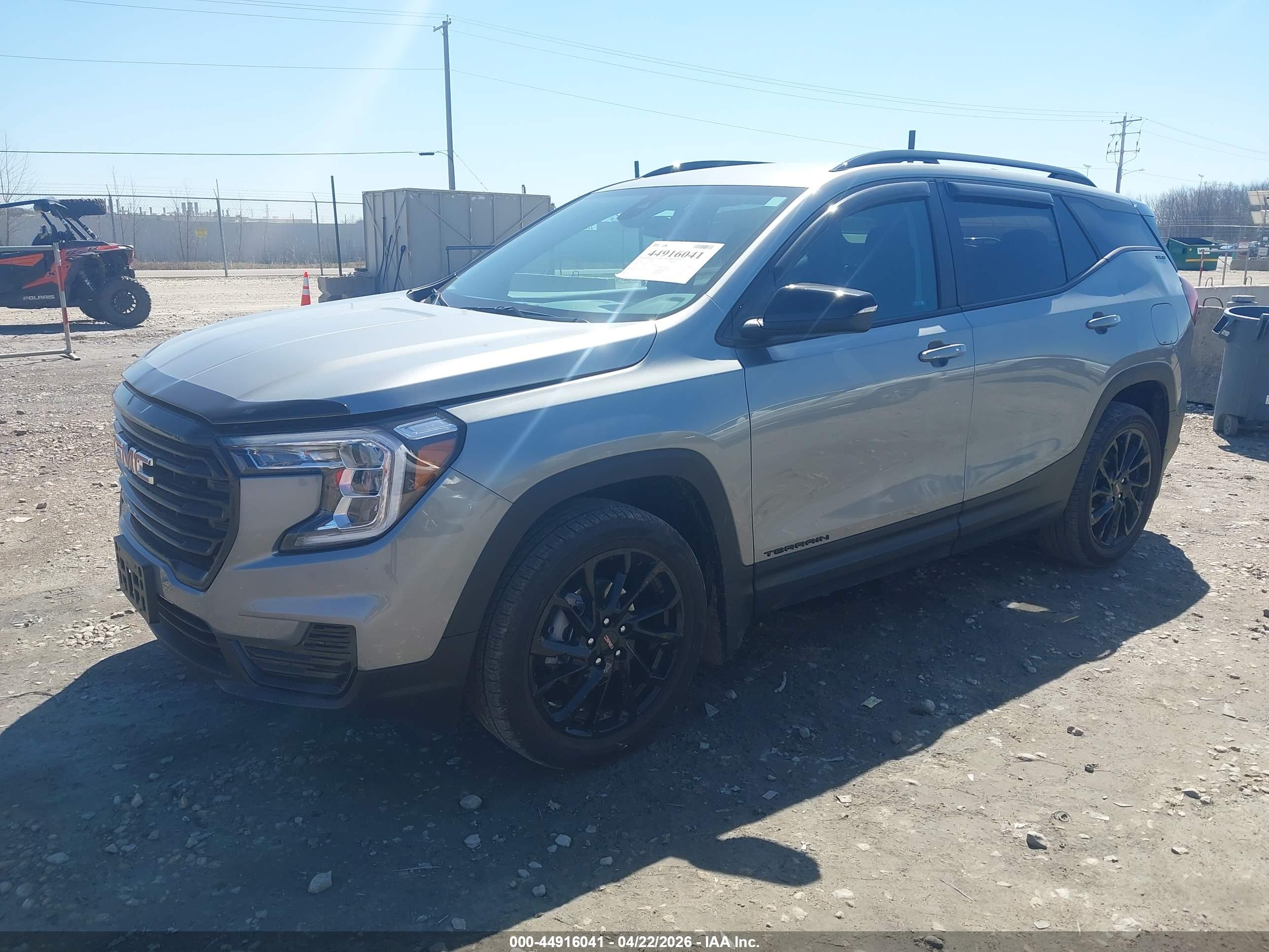 GMC TERRAIN image 2