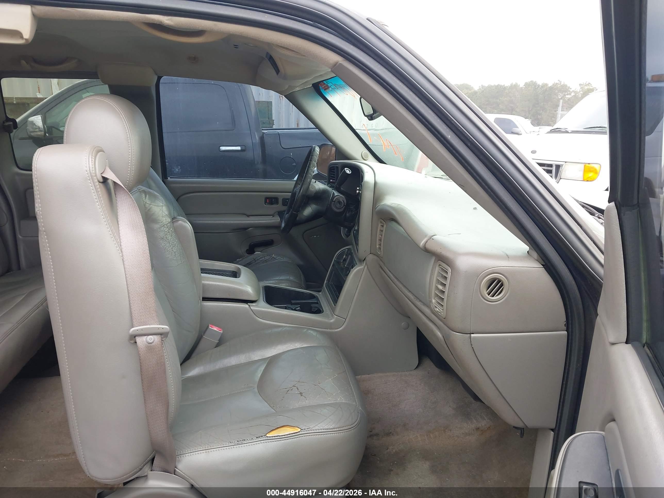 CHEVROLET SILVERADO image 5