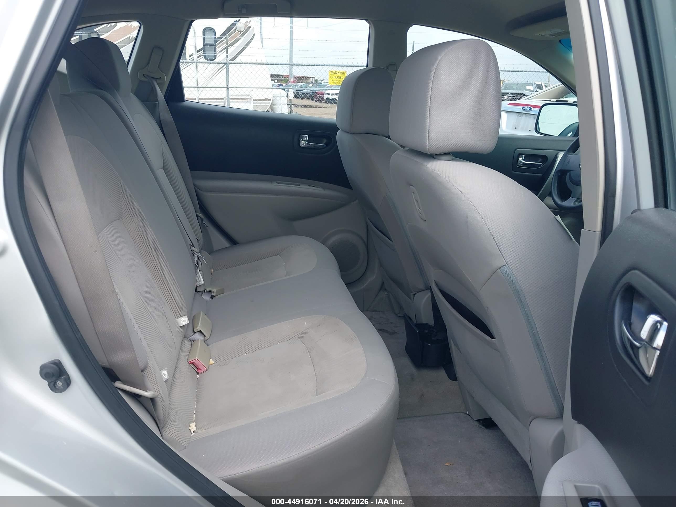 NISSAN ROGUE image 8