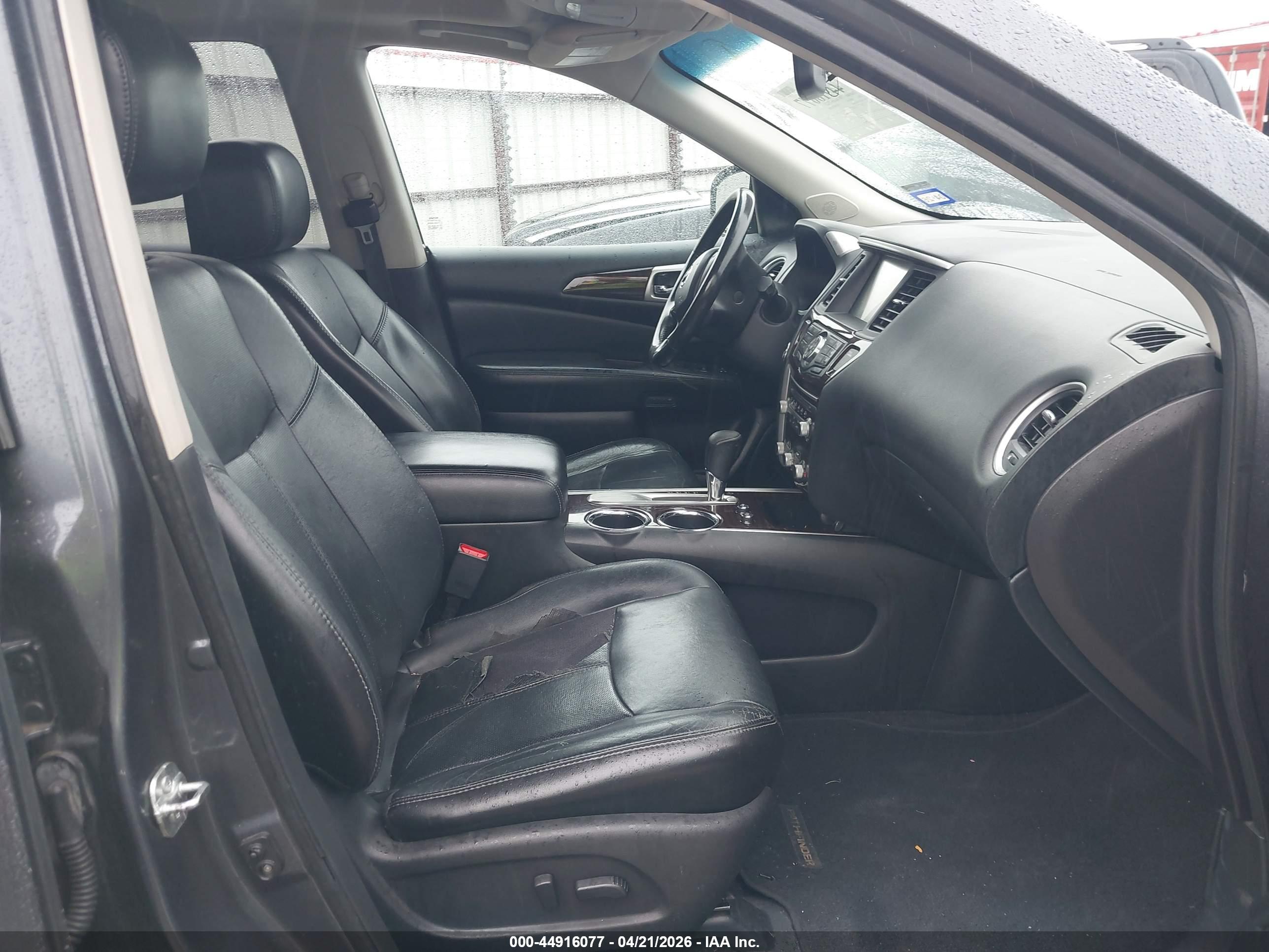 NISSAN PATHFINDER image 5