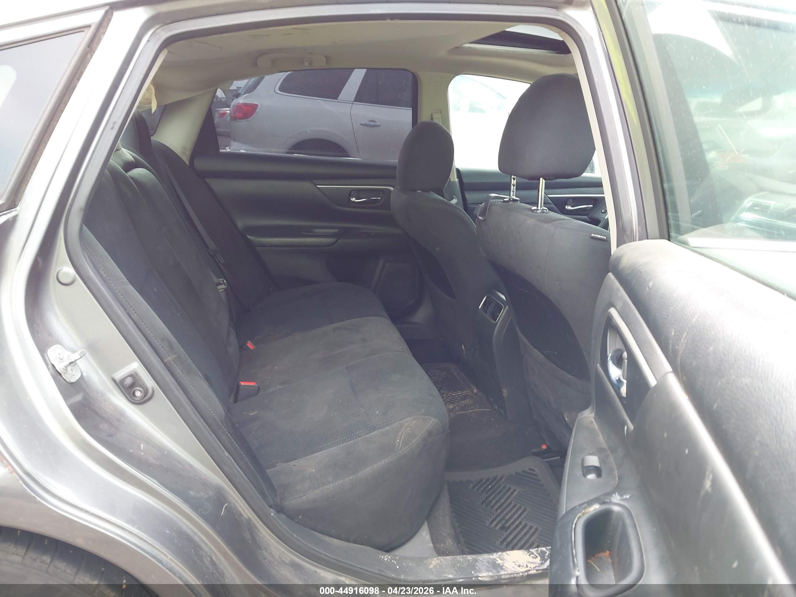 NISSAN ALTIMA image 8
