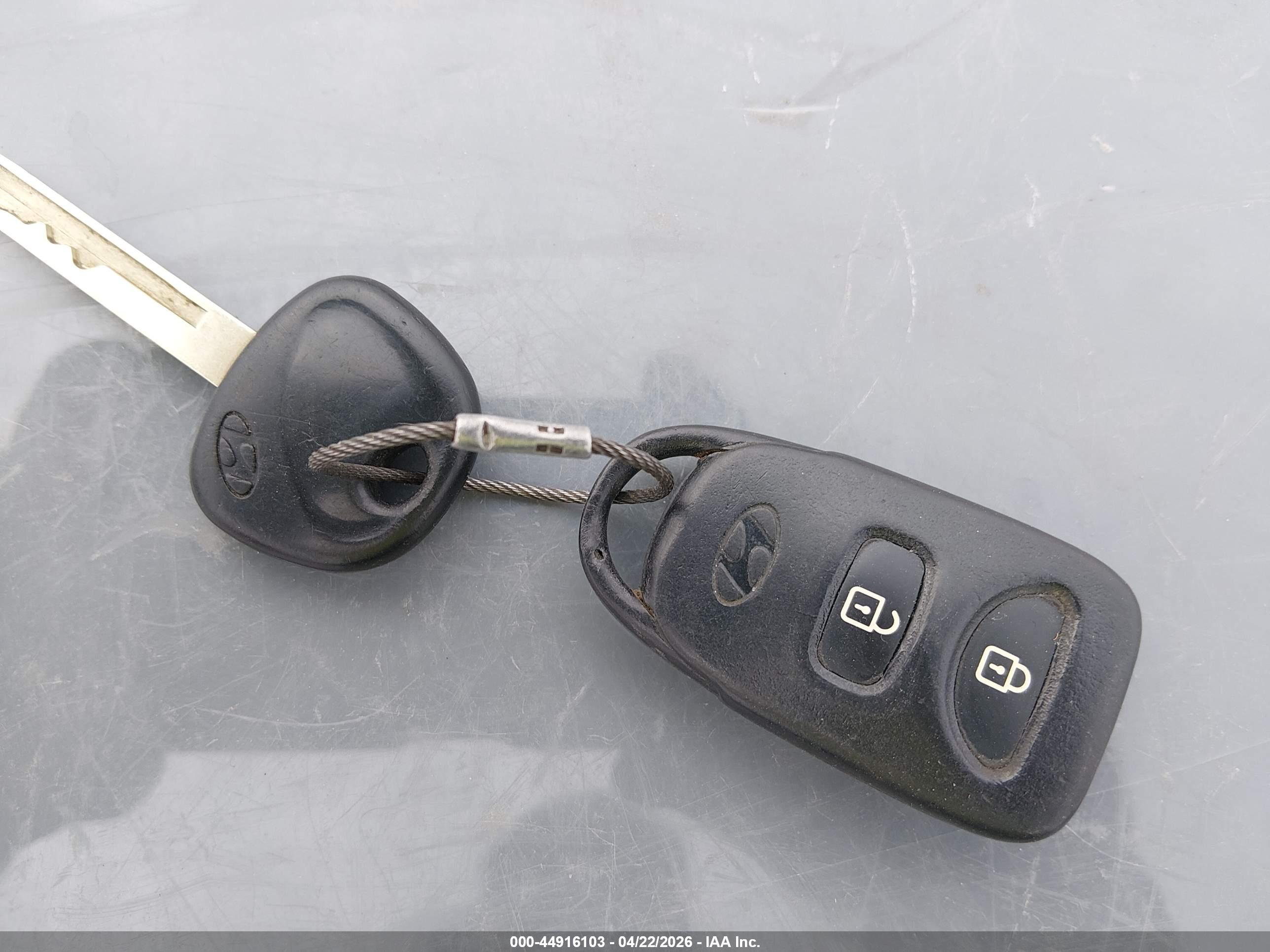 HYUNDAI ACCENT image 11
