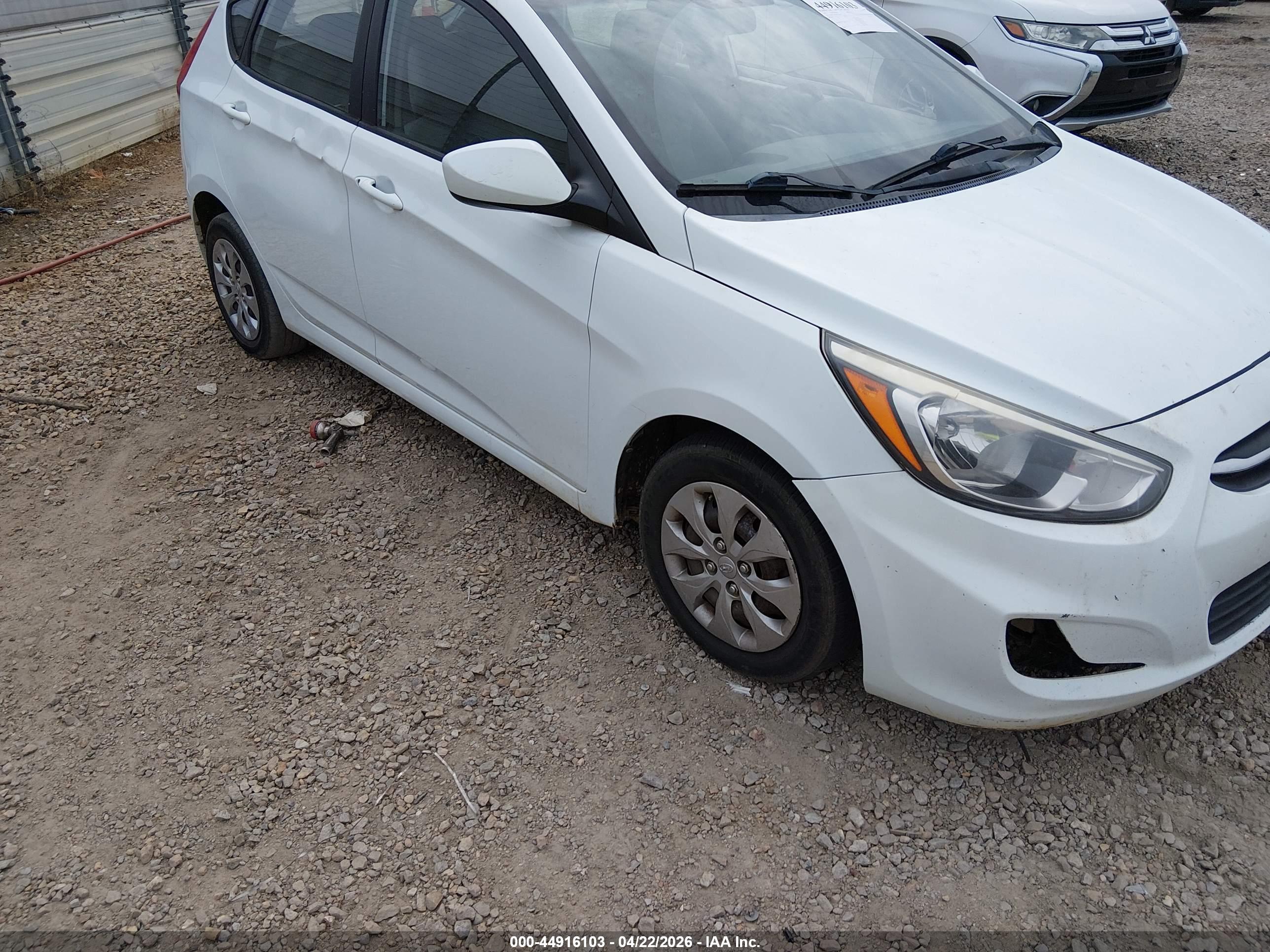 HYUNDAI ACCENT image 6