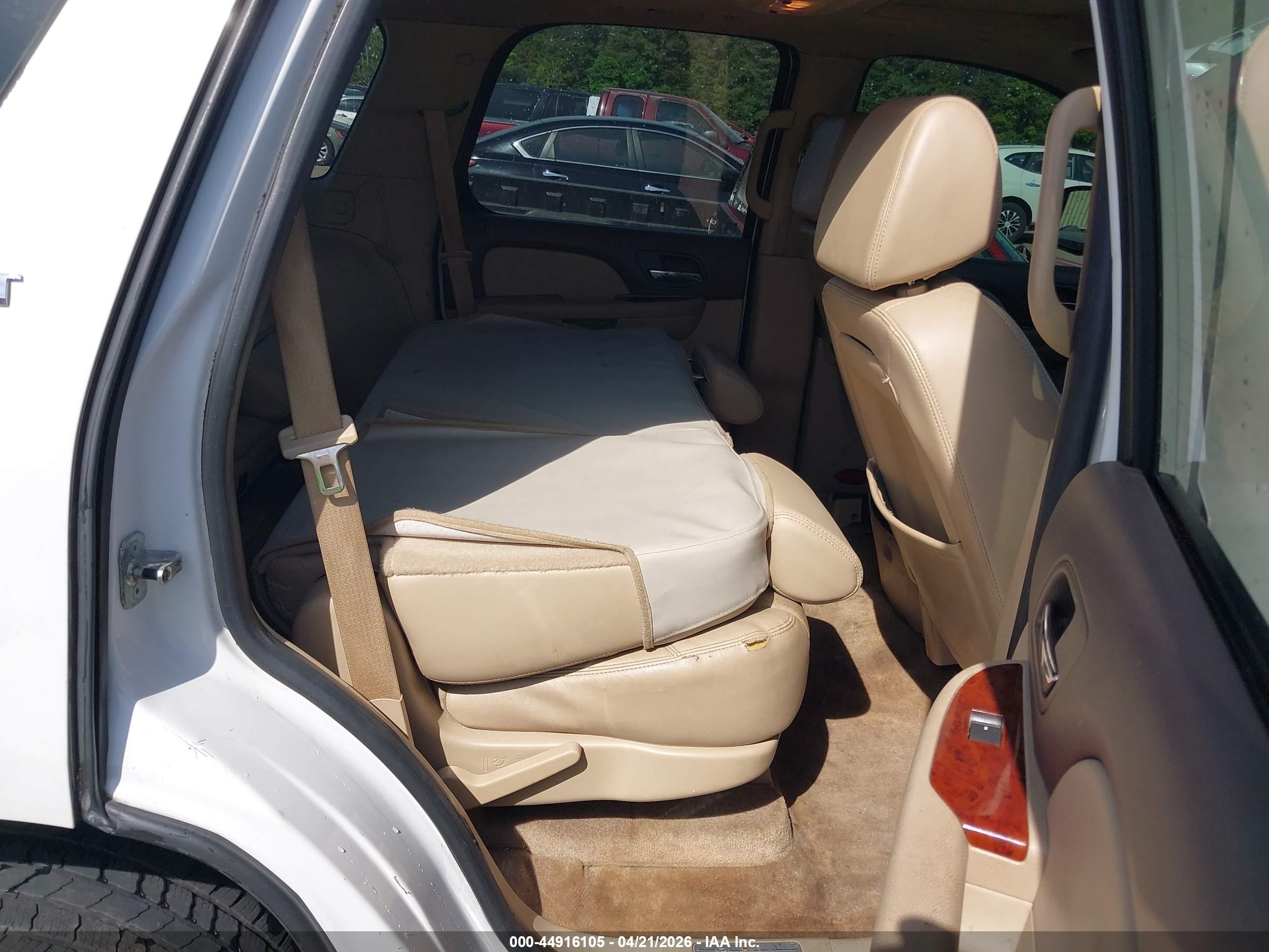 CHEVROLET TAHOE image 8