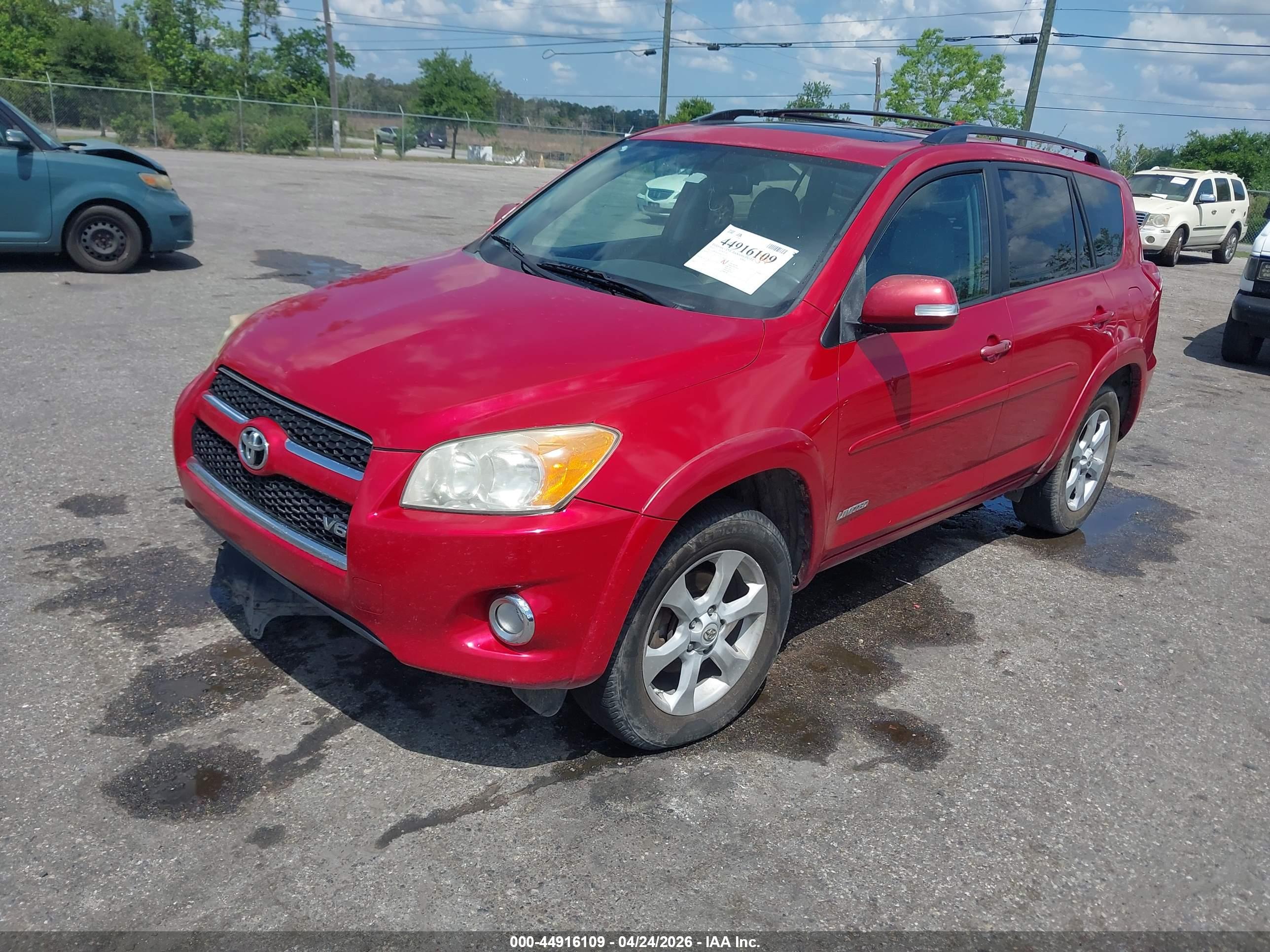 TOYOTA RAV4 image 2