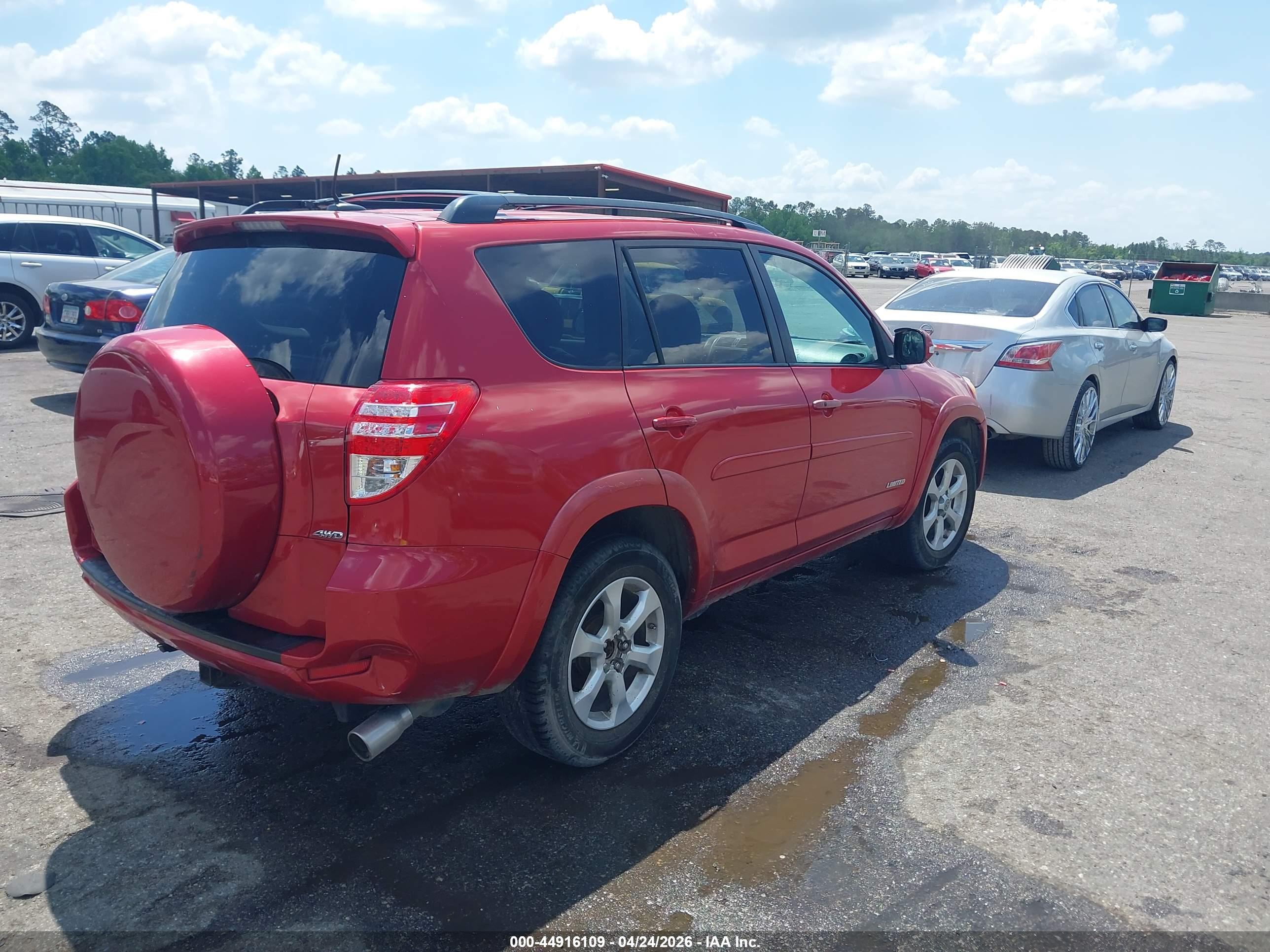 TOYOTA RAV4 image 4