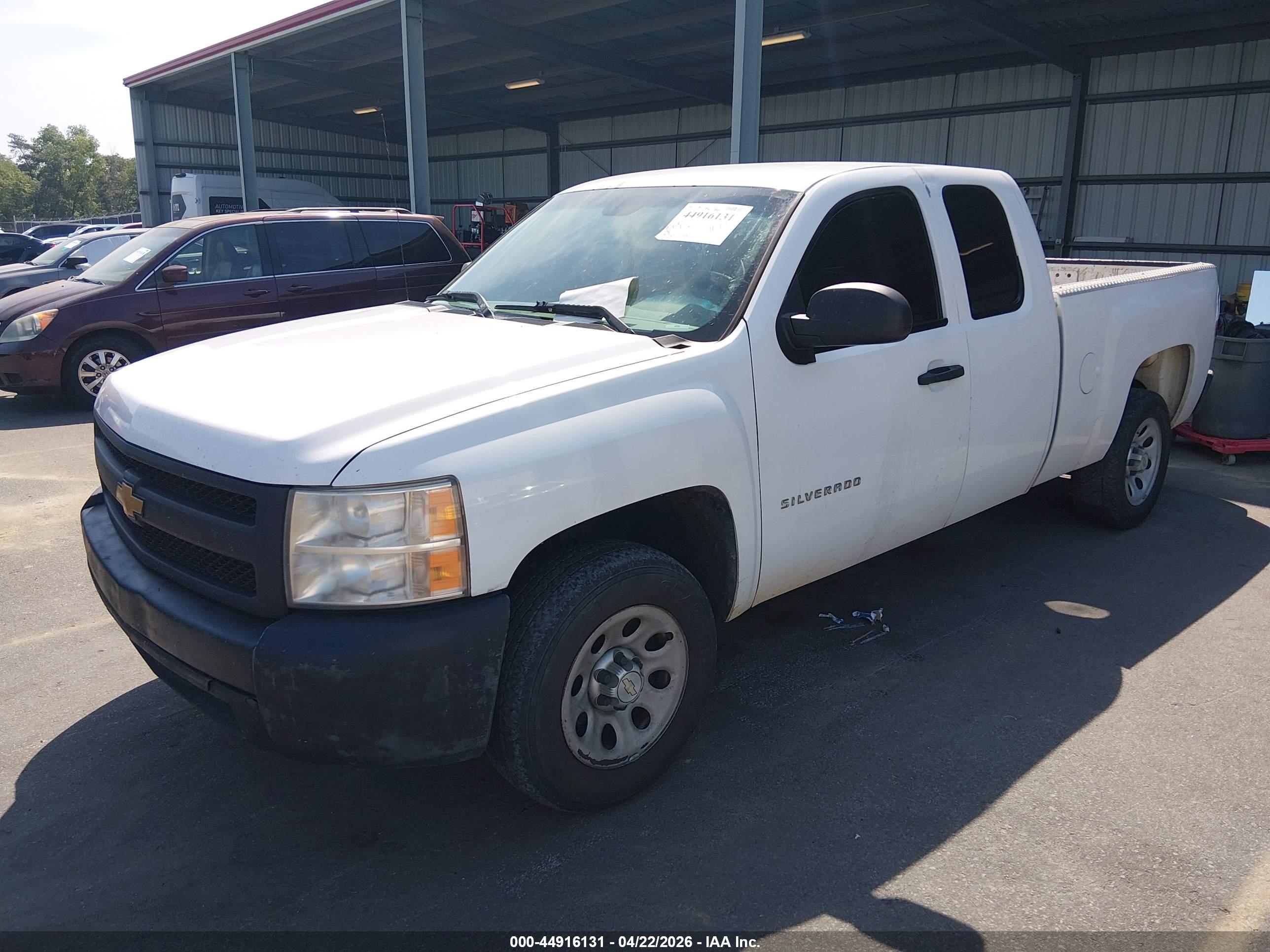 CHEVROLET SILVERADO image 2