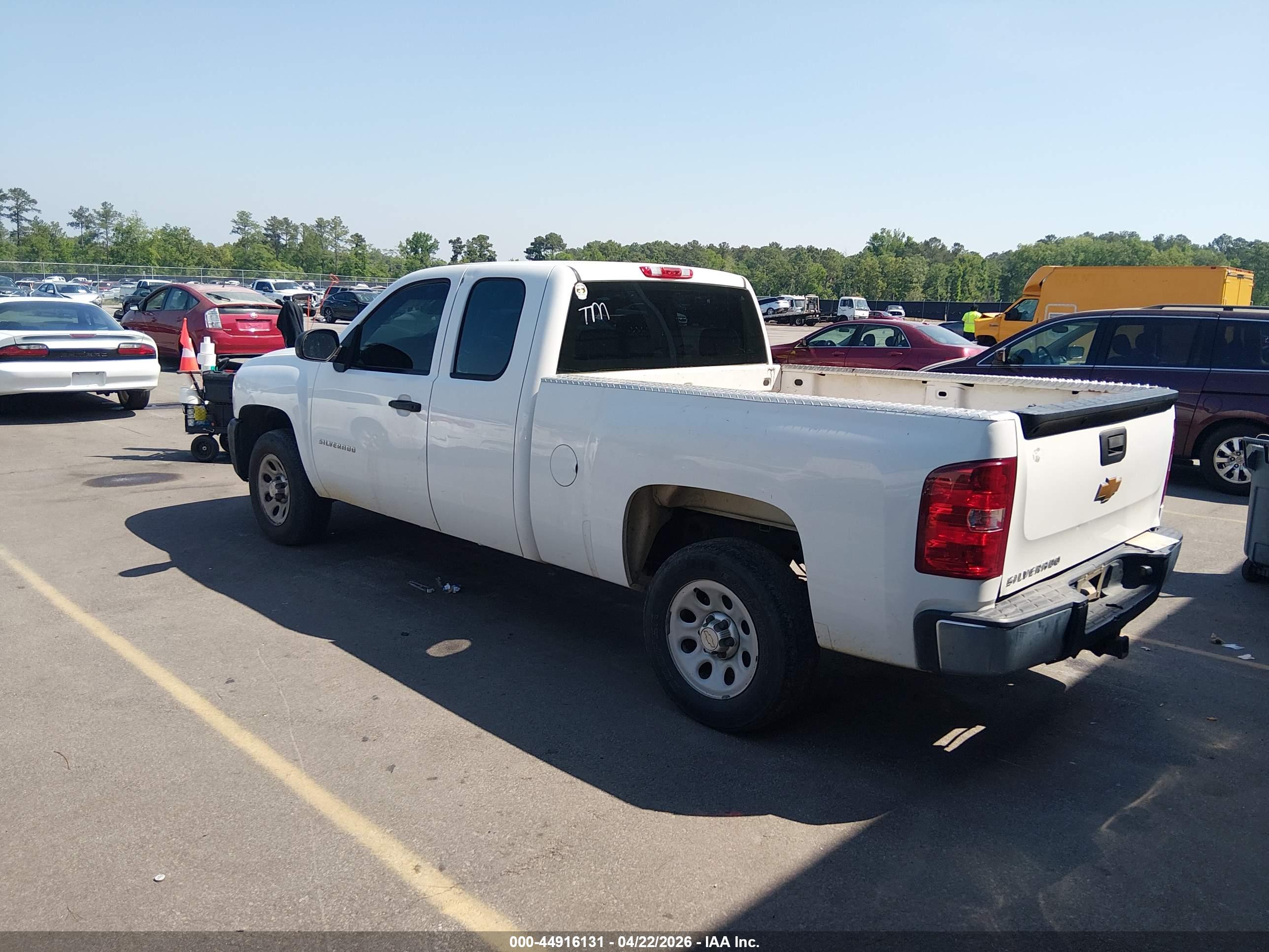CHEVROLET SILVERADO image 3