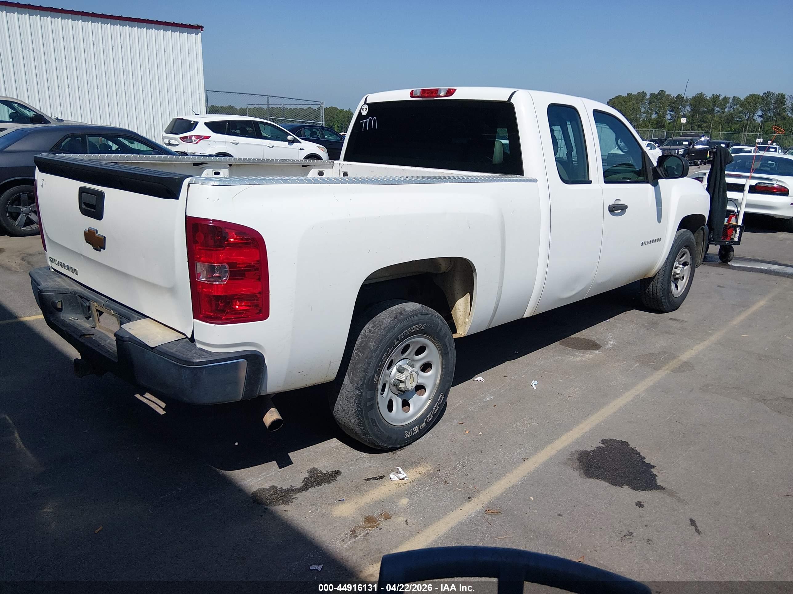 CHEVROLET SILVERADO image 4
