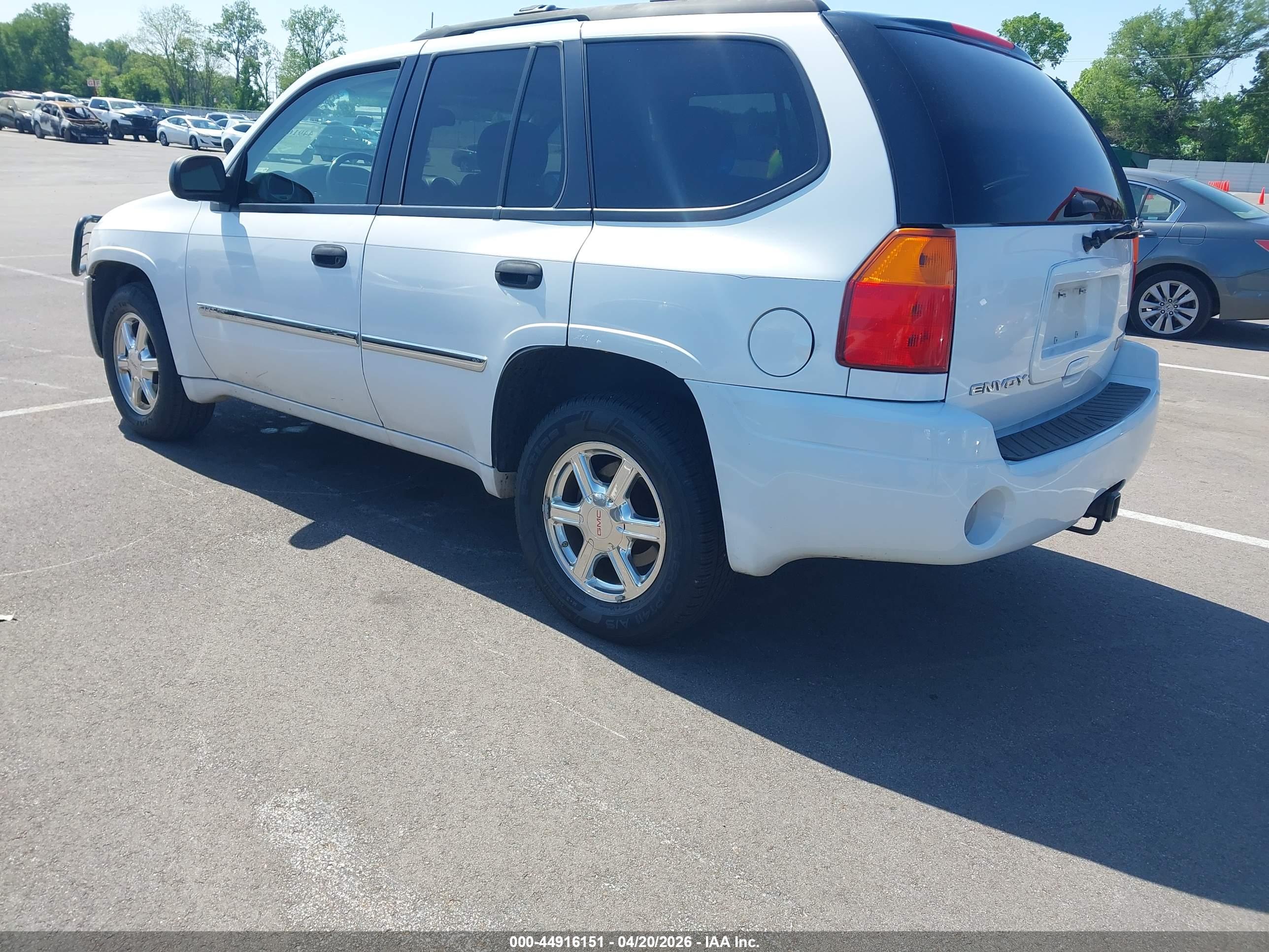 GMC ENVOY image 3
