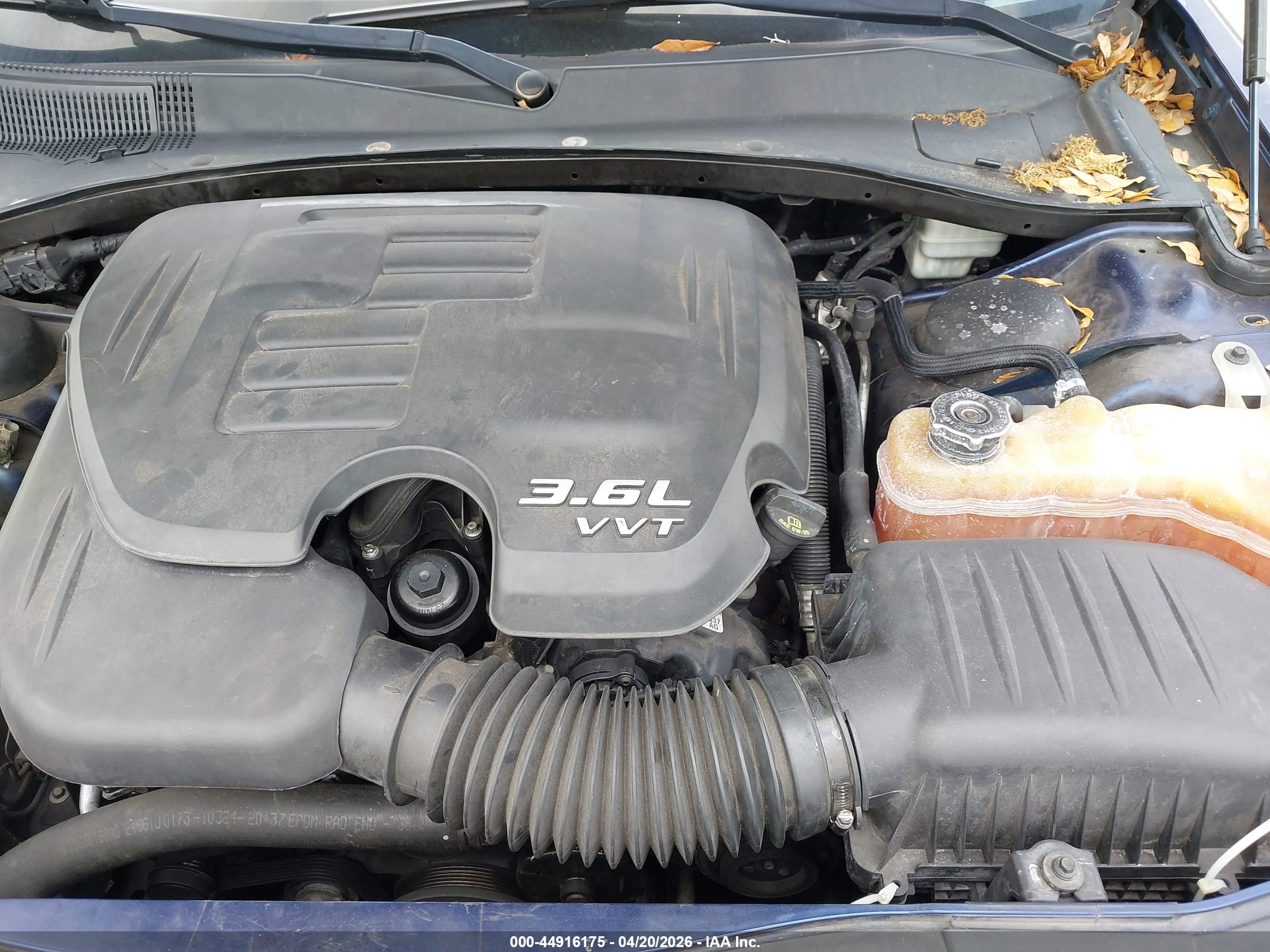 CHRYSLER 300 image 10