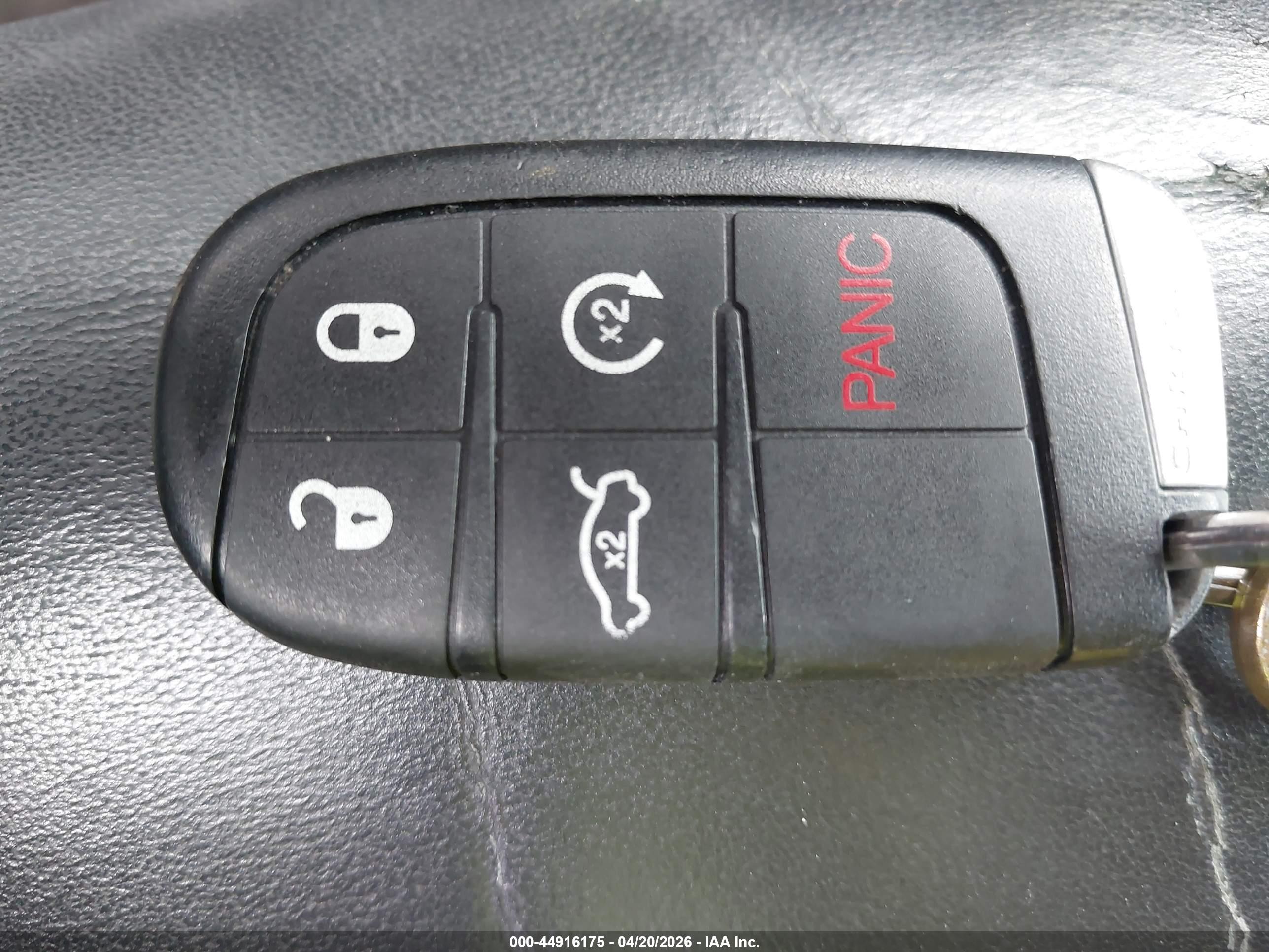 CHRYSLER 300 image 11