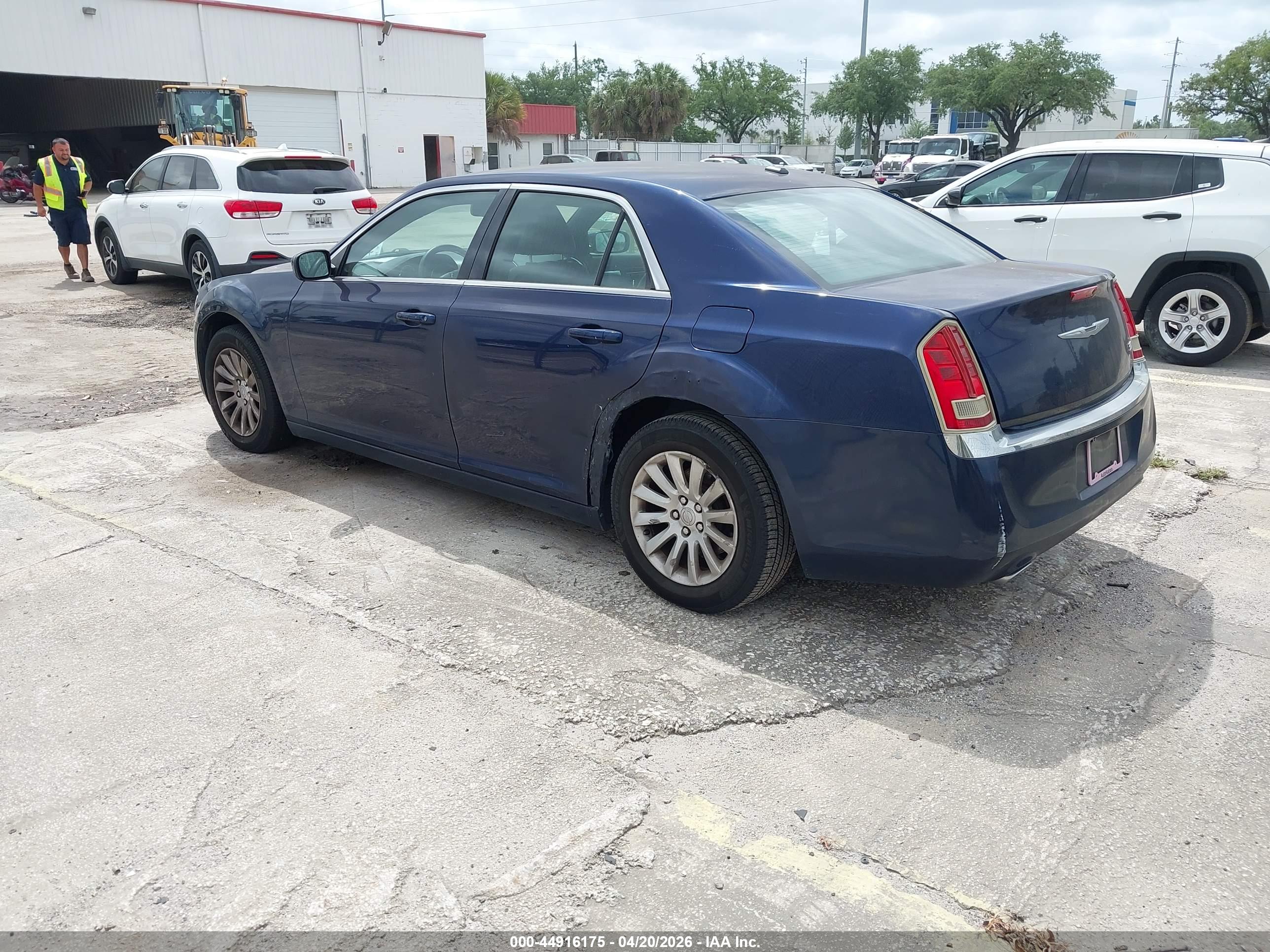 CHRYSLER 300 image 3