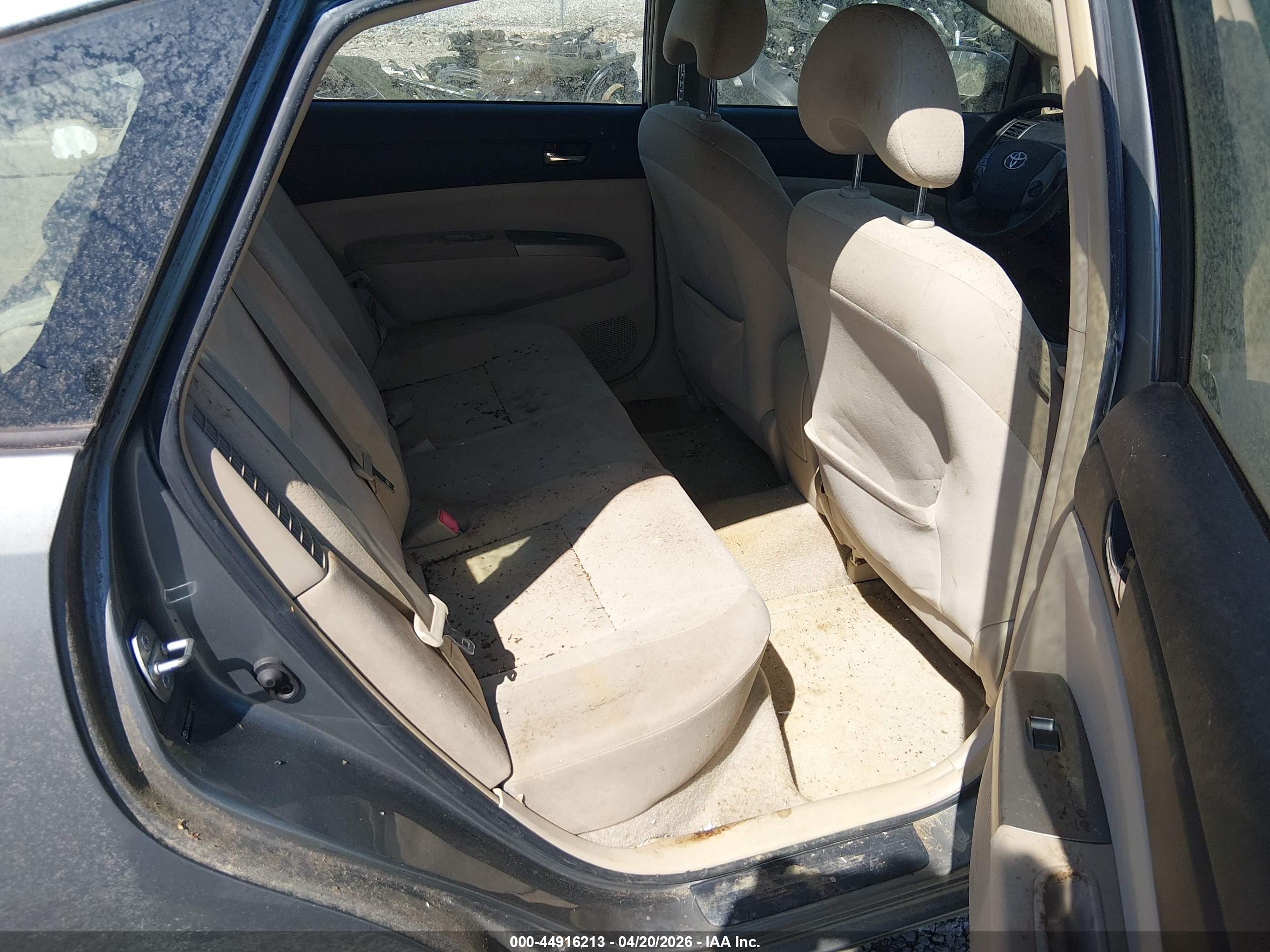 TOYOTA PRIUS image 8