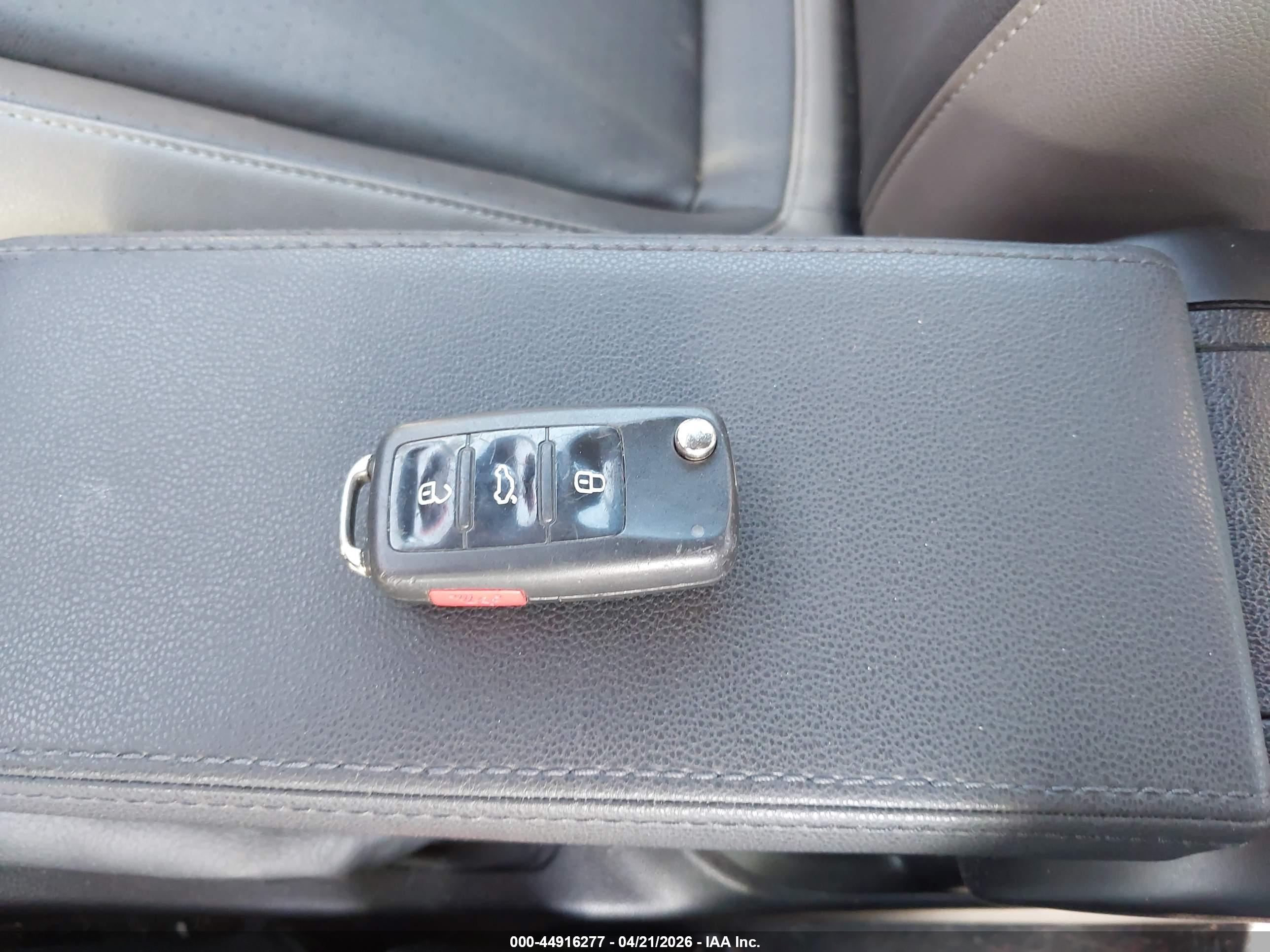 VOLKSWAGEN BEETLE image 11