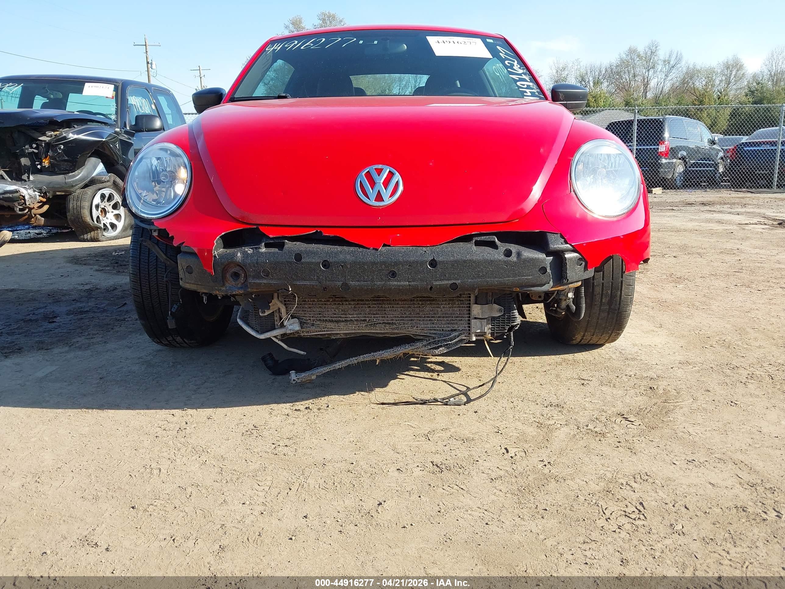 VOLKSWAGEN BEETLE image 6